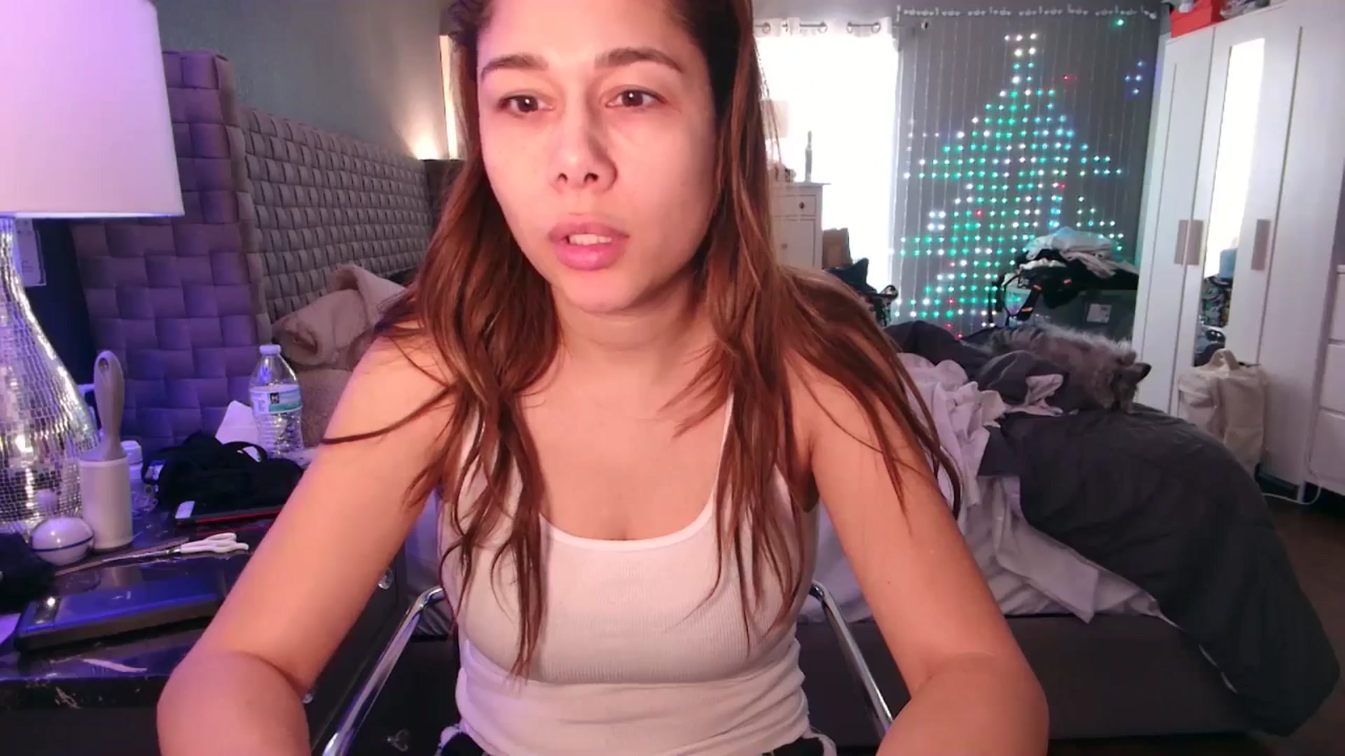 Gallery image thumbnail from Cinnabuns's myfreecams stream on, 12/17/2024, 20:43 image 2 of 20