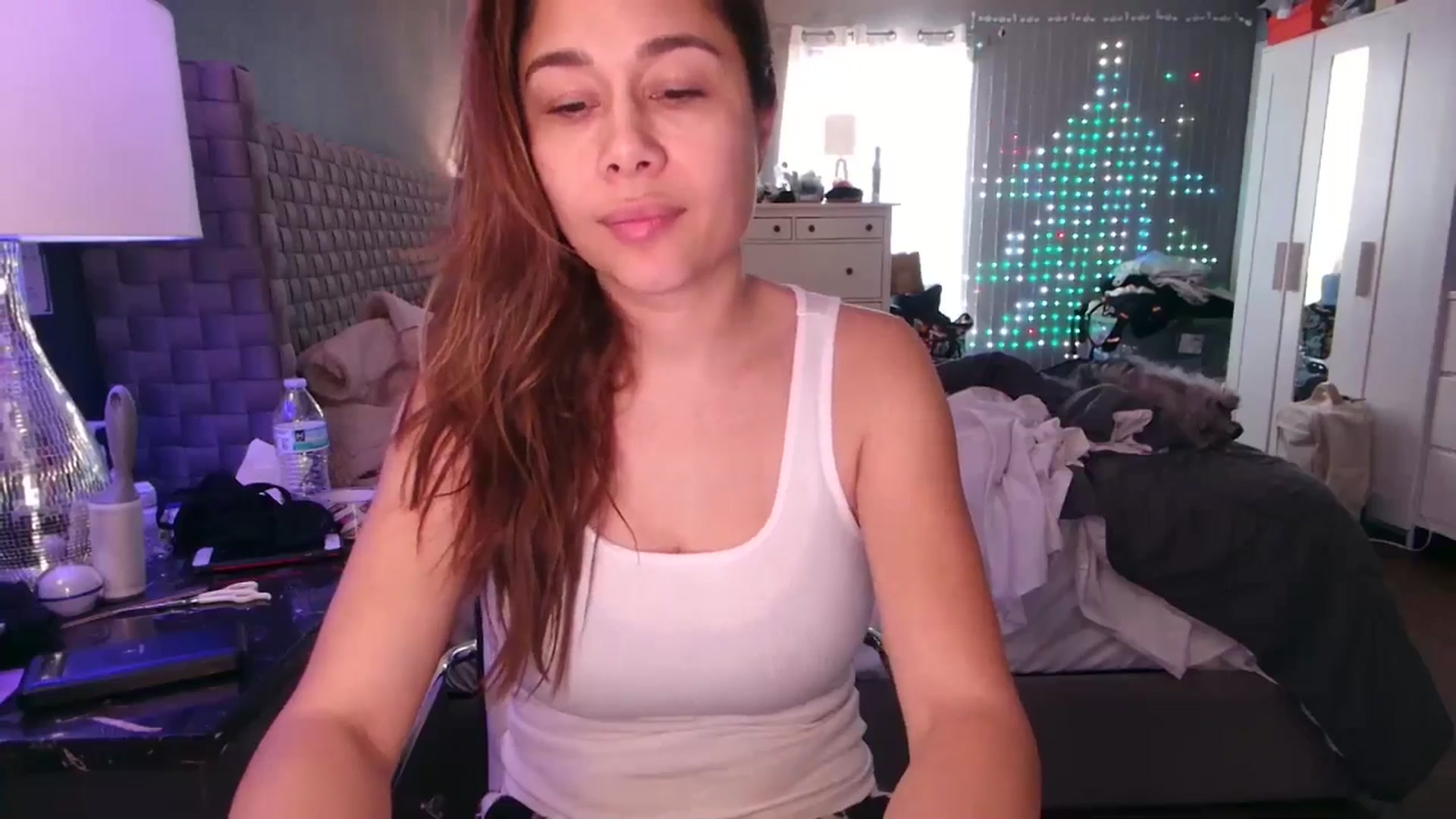 Gallery image thumbnail from Cinnabuns's myfreecams stream on, 12/17/2024, 20:43 image 9 of 20