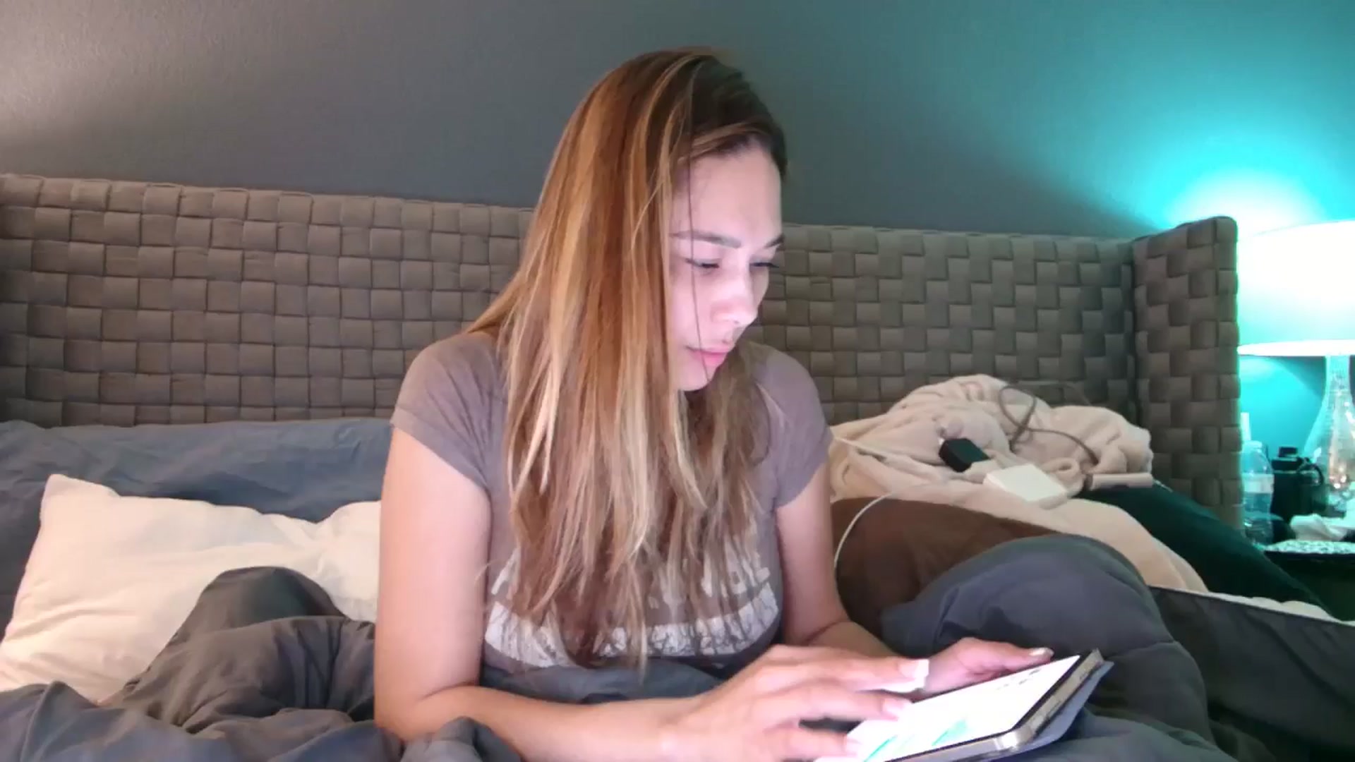 Gallery image thumbnail from Cinnabuns's myfreecams stream on, 01/22/2025, 03:45 image 17 of 20