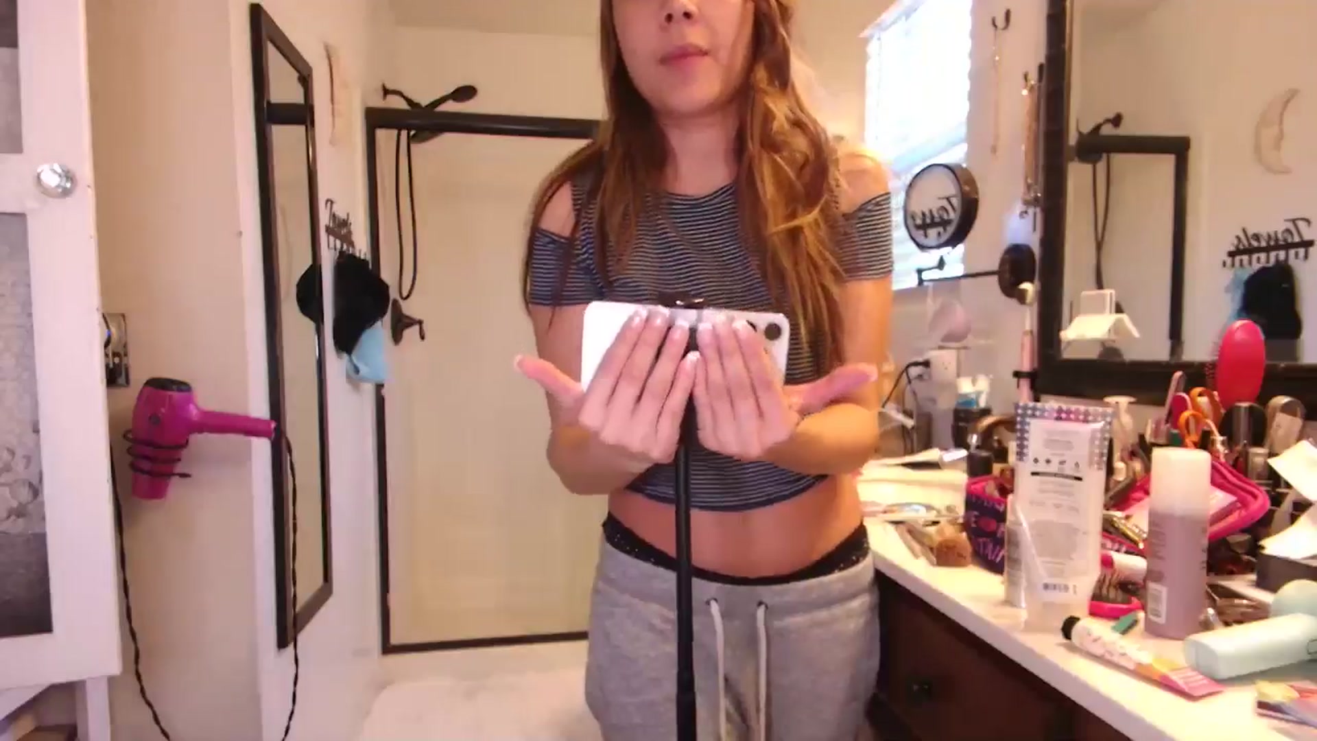 Gallery image thumbnail from Cinnabuns's myfreecams stream on, 01/30/2025, 24:29 image 10 of 20