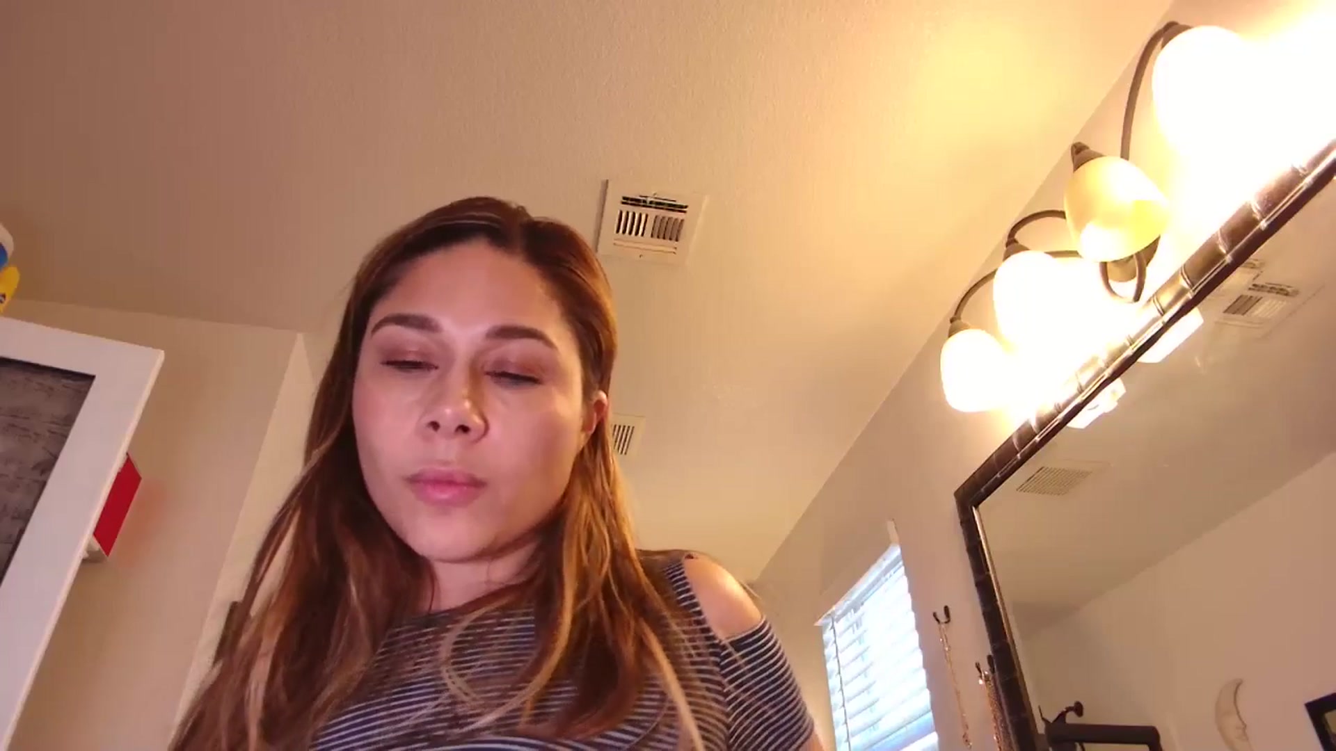 Gallery image thumbnail from Cinnabuns's myfreecams stream on, 01/30/2025, 24:29 image 2 of 20