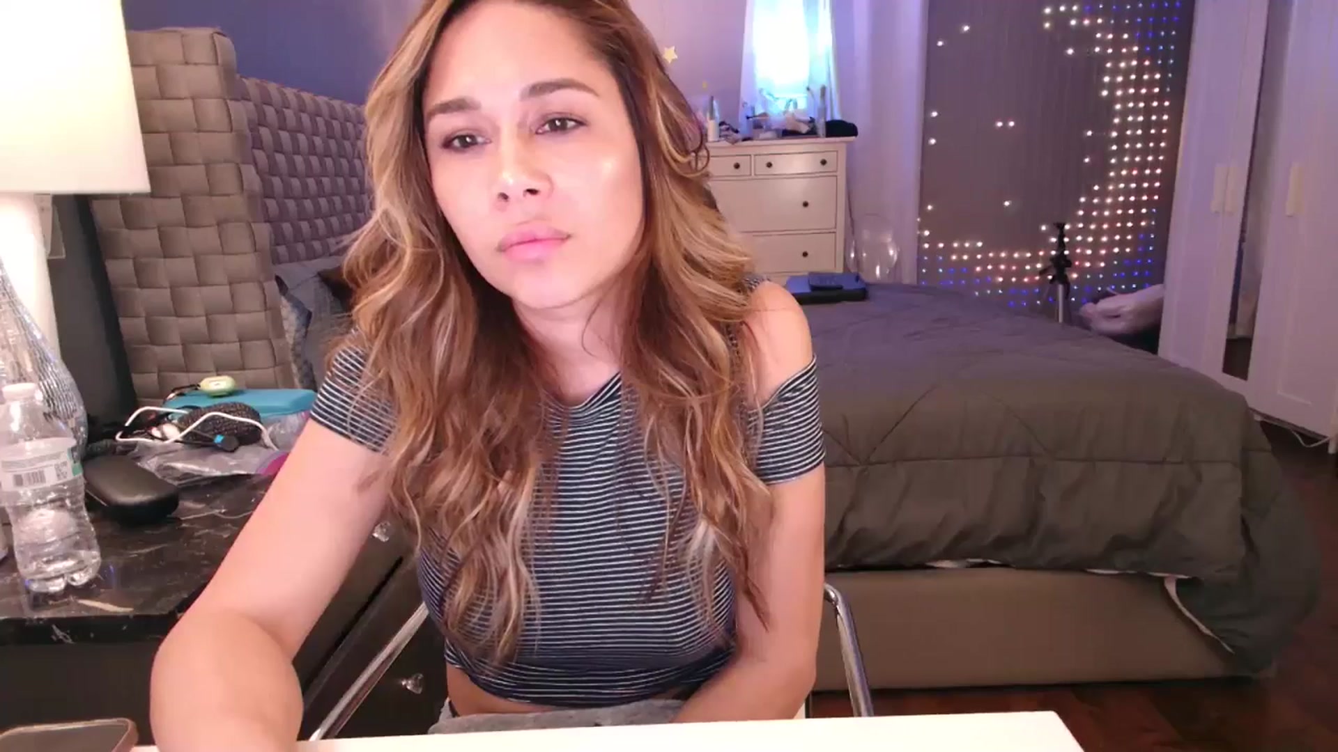 Gallery image thumbnail from Cinnabuns's myfreecams stream on, 01/30/2025, 04:47 image 19 of 20