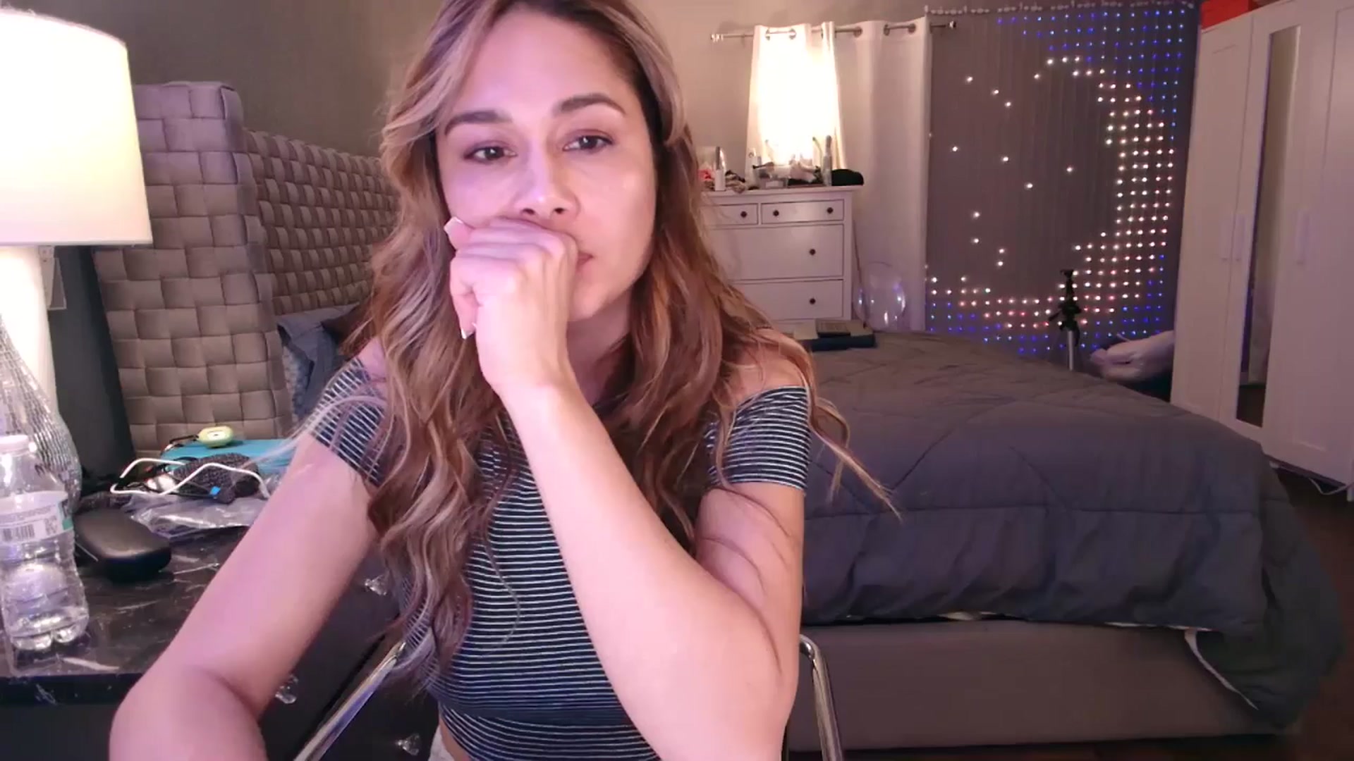 Gallery image thumbnail from Cinnabuns's myfreecams stream on, 01/30/2025, 04:47 image 15 of 20