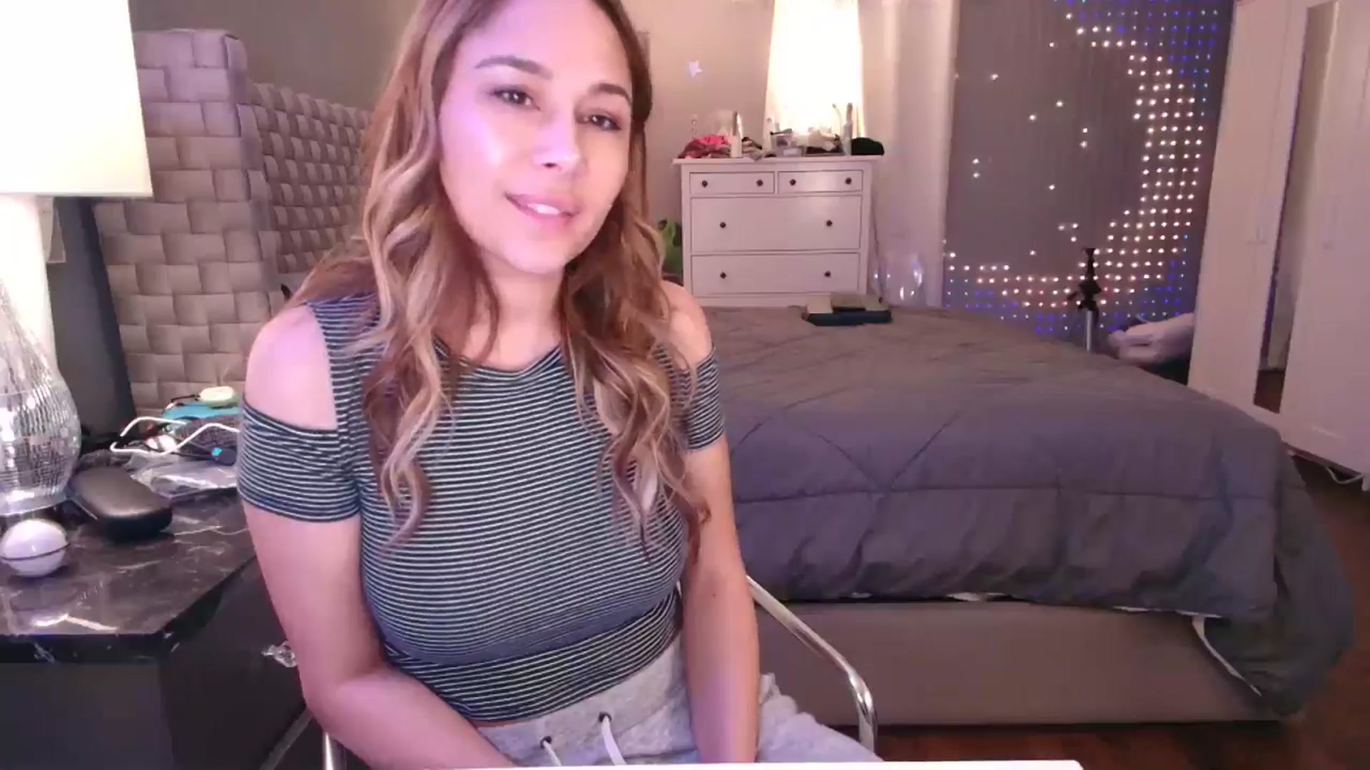 Gallery image thumbnail from Cinnabuns's myfreecams stream on, 01/30/2025, 04:47 image 9 of 20