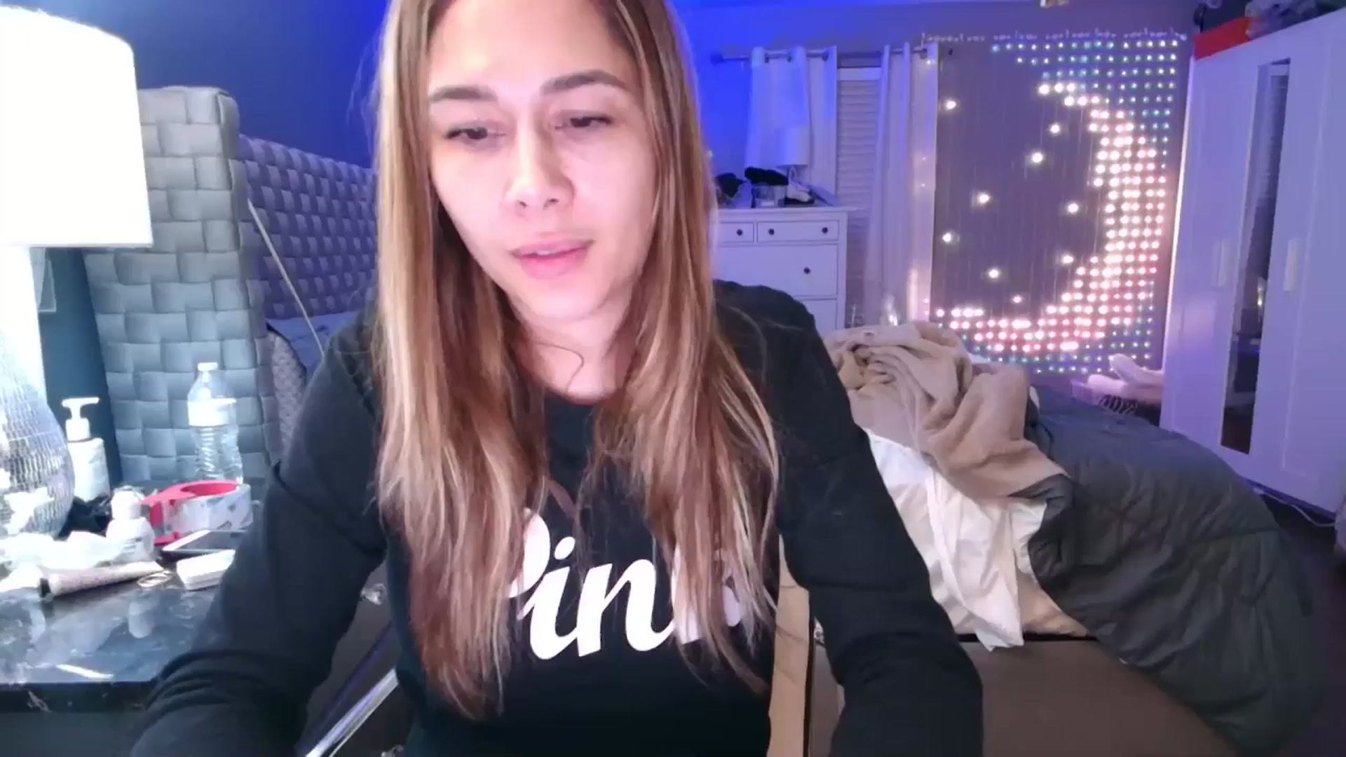 Gallery image thumbnail from Cinnabuns's myfreecams stream on, 02/10/2025, 04:14 image 1 of 20