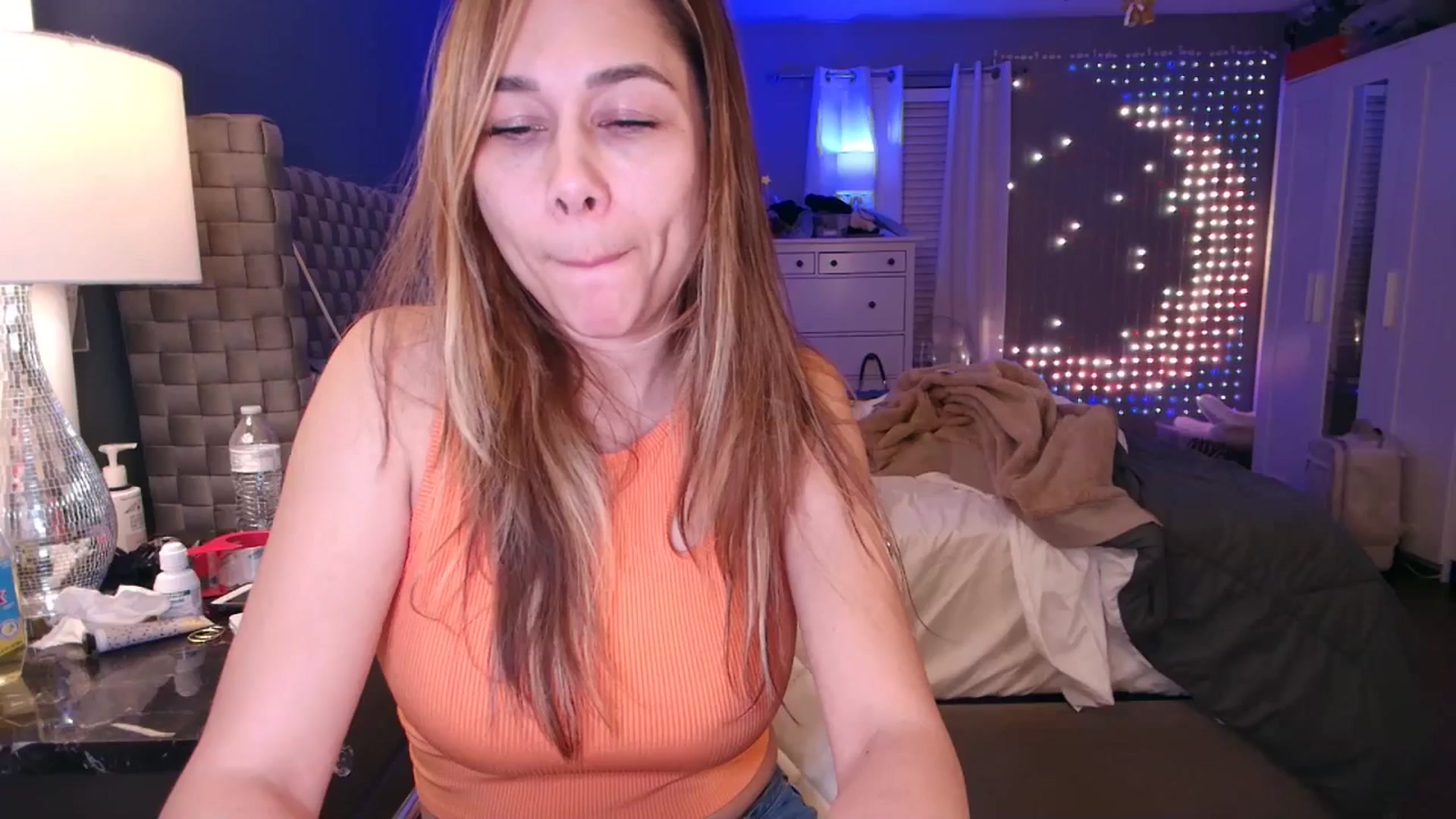 Gallery image thumbnail from Cinnabuns's myfreecams stream on, 02/10/2025, 04:14 image 13 of 20