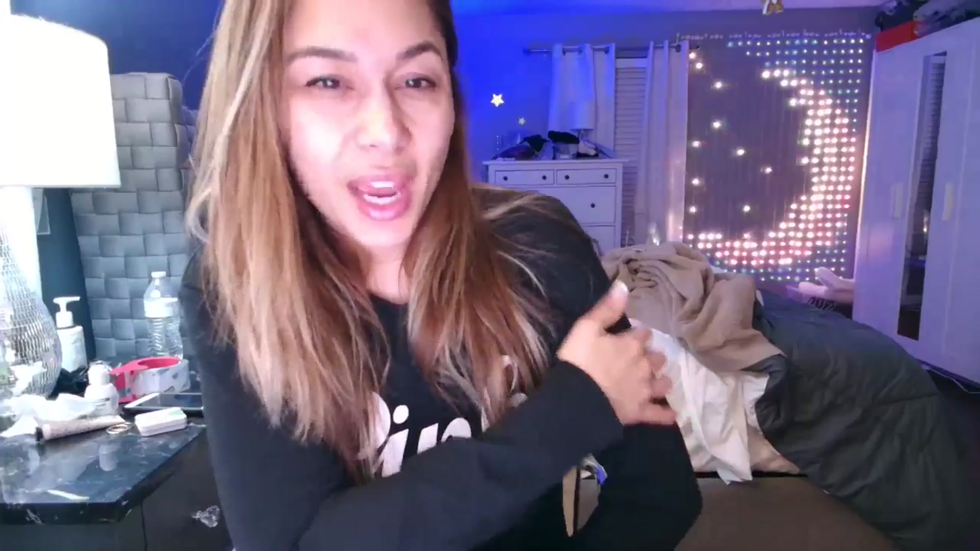 Gallery image thumbnail from Cinnabuns's myfreecams stream on, 02/10/2025, 04:14 image 5 of 20