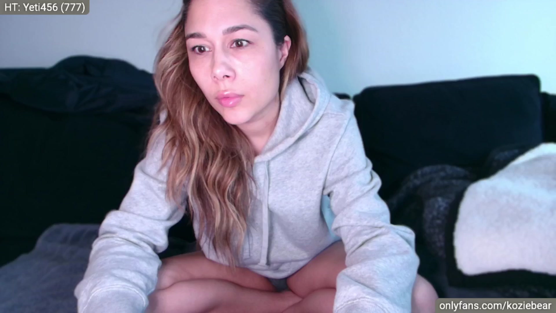 Gallery image thumbnail from Cinnabuns's myfreecams stream on, 03/17/2025, 01:47 image 15 of 20
