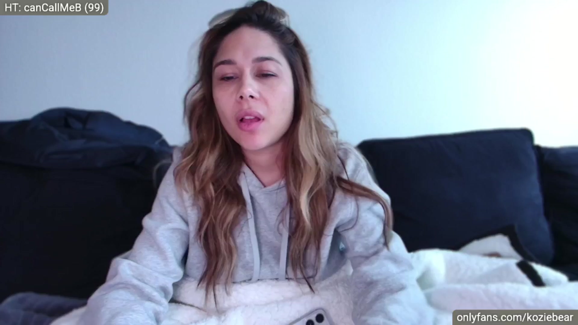 Gallery image thumbnail from Cinnabuns's myfreecams stream on, 03/17/2025, 01:47 image 1 of 20
