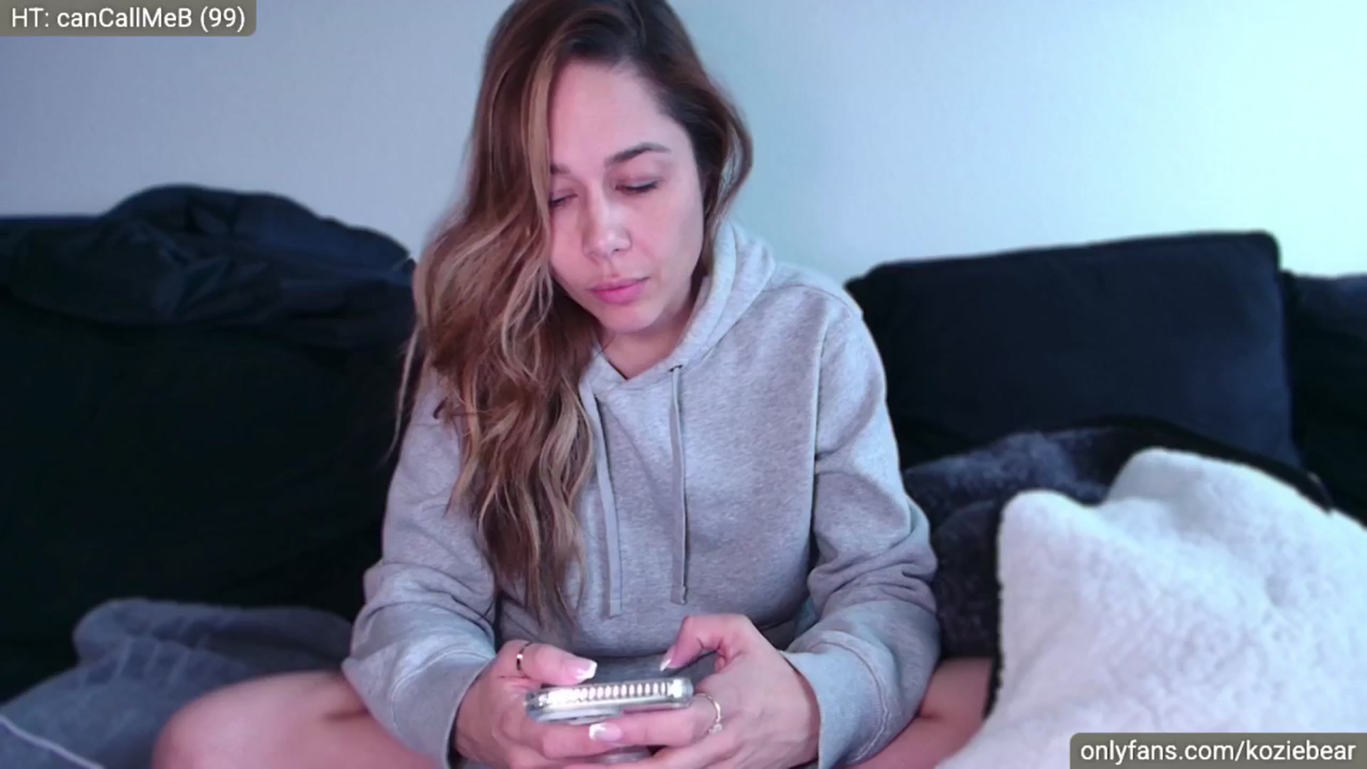 Gallery image thumbnail from Cinnabuns's myfreecams stream on, 03/17/2025, 01:47 image 5 of 20