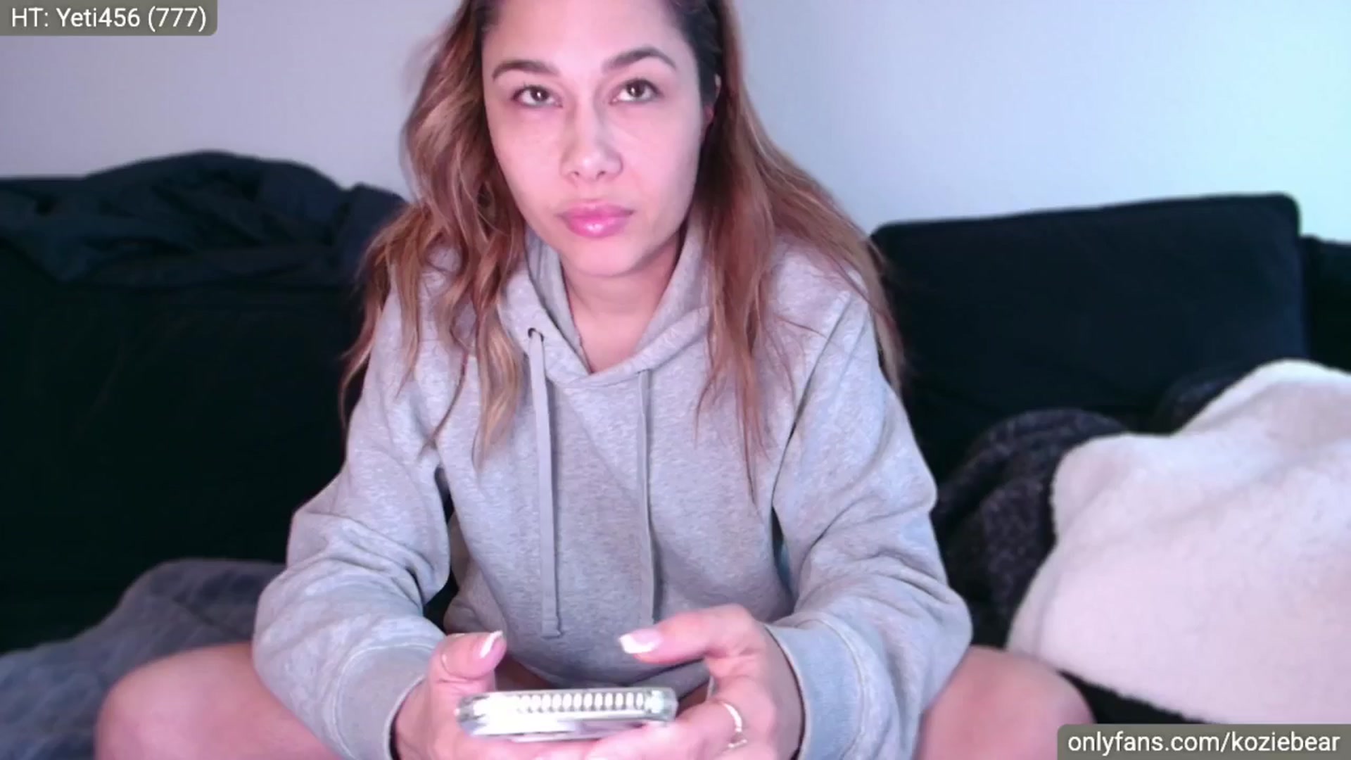 Gallery image thumbnail from Cinnabuns's myfreecams stream on, 03/17/2025, 01:47 image 18 of 20
