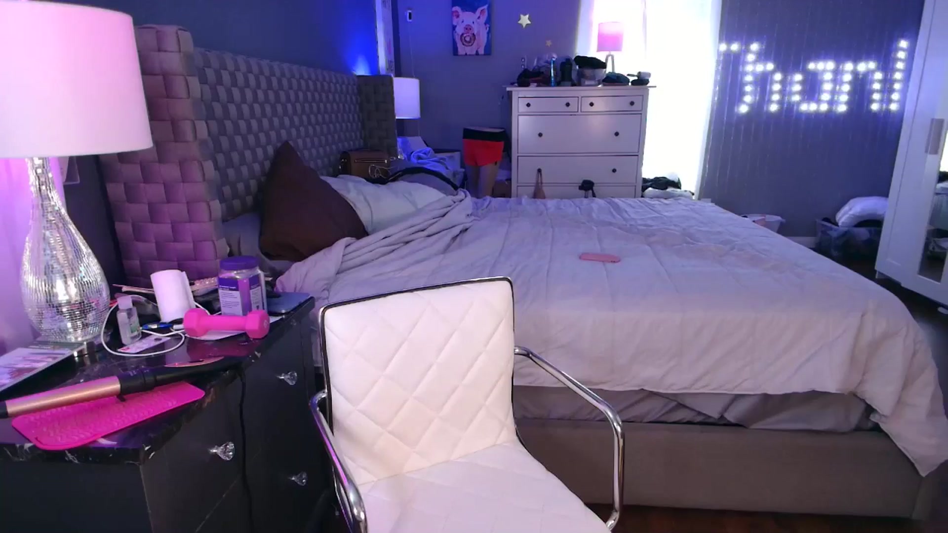 Gallery image thumbnail from Cinnabuns's myfreecams stream on, 04/16/2025, 20:57 image 3 of 20
