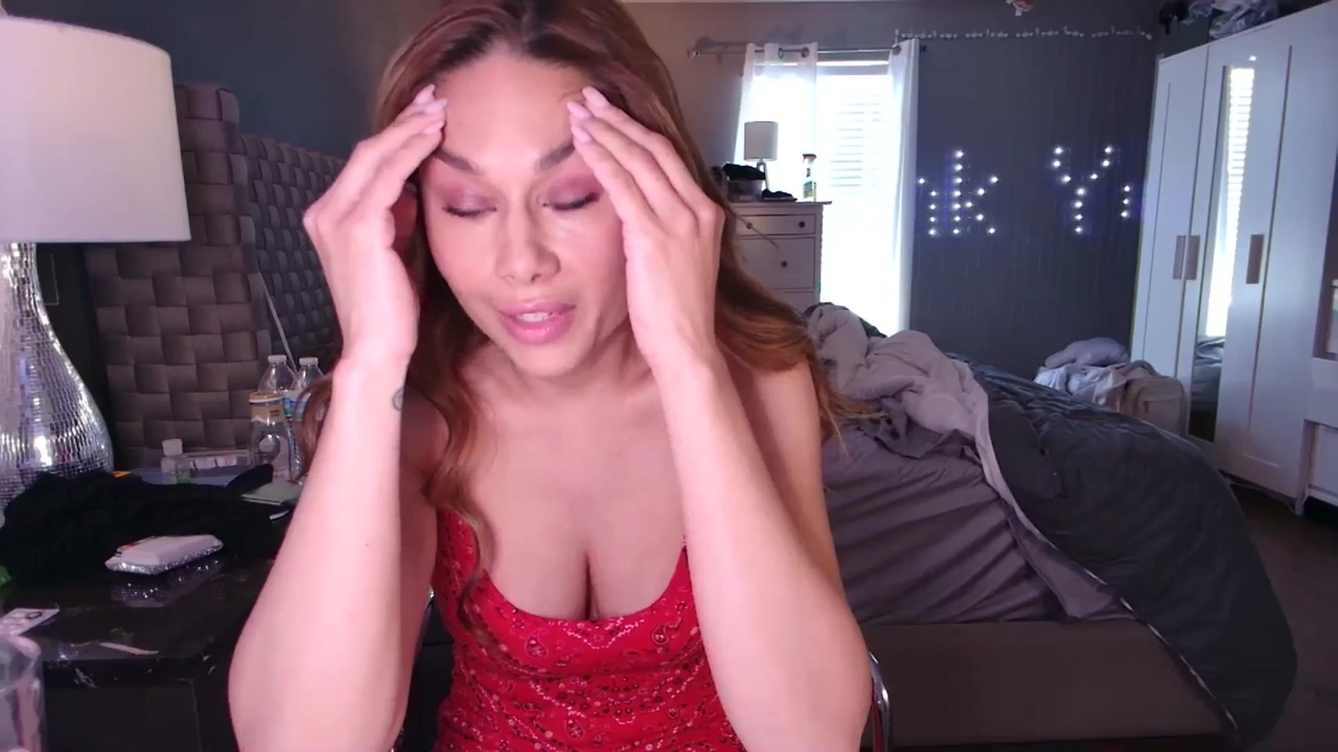 Gallery image thumbnail from Cinnabuns's myfreecams stream on, 05/07/2025, 19:38 image 9 of 20