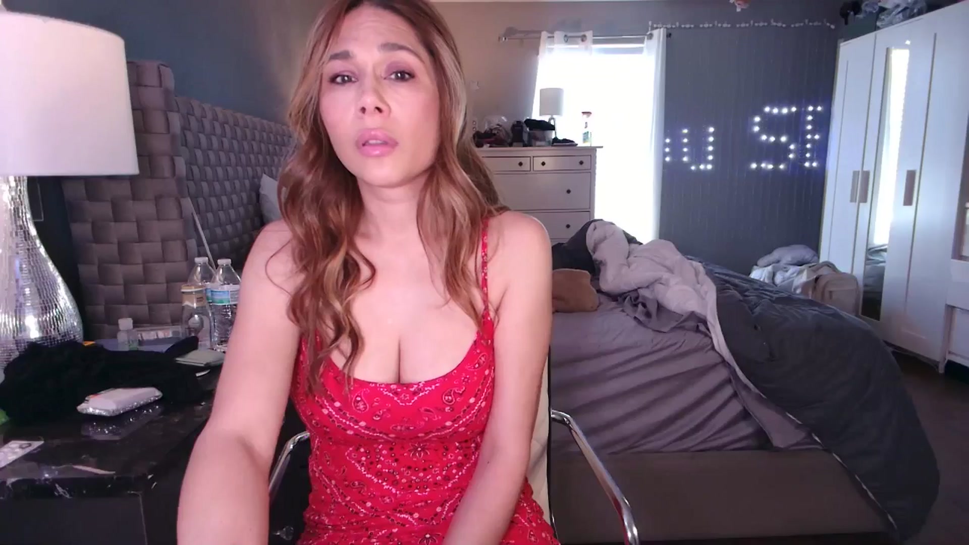 Gallery image thumbnail from Cinnabuns's myfreecams stream on, 05/07/2025, 19:38 image 20 of 20