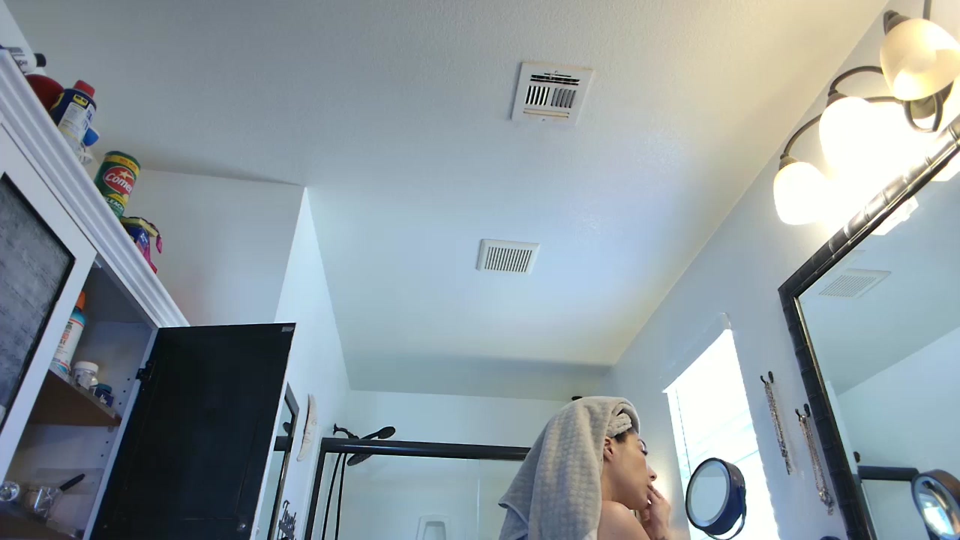 Gallery image thumbnail from Cinnabuns's myfreecams stream on, 12/16/2025, 22:50 image 17 of 20