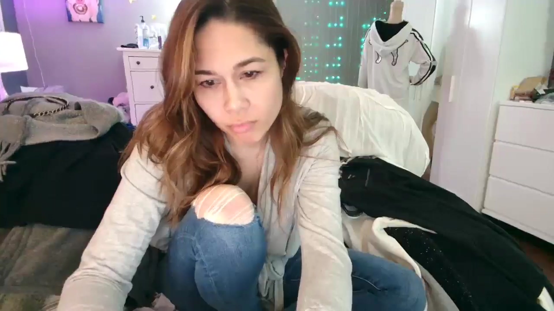 Gallery image thumbnail from Cinnabuns's myfreecams stream on, 01/03/2026, 08:36 image 15 of 20