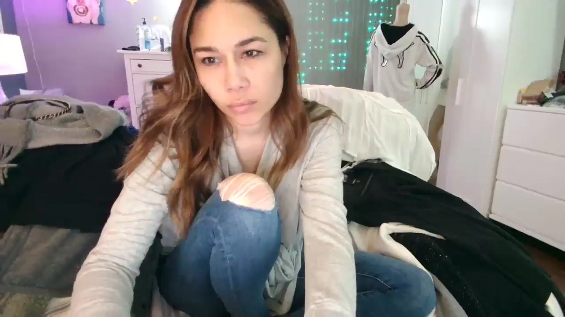 Gallery image thumbnail from Cinnabuns's myfreecams stream on, 01/03/2026, 08:36 image 6 of 20