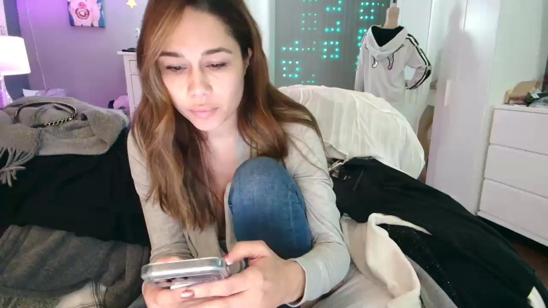 Gallery image thumbnail from Cinnabuns's myfreecams stream on, 01/03/2026, 08:36 image 1 of 20