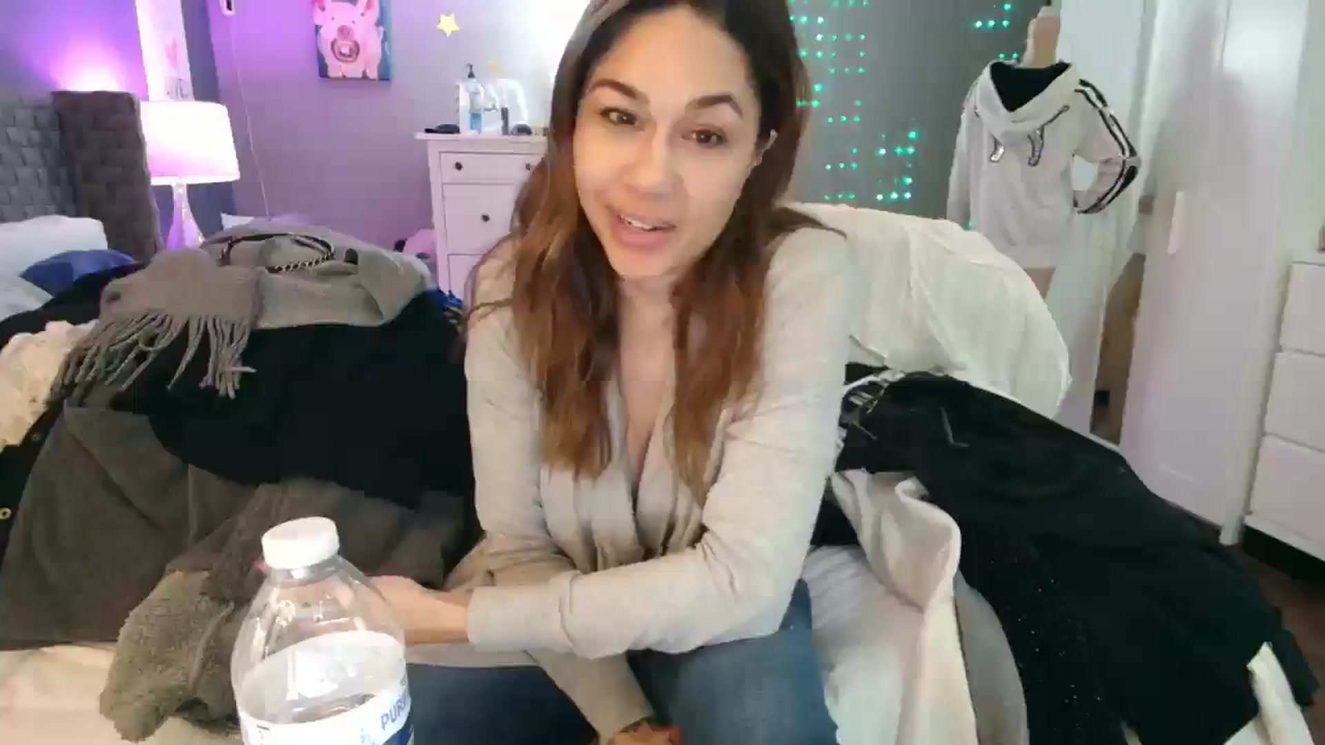 Gallery image thumbnail from Cinnabuns's myfreecams stream on, 01/03/2026, 08:36 image 19 of 20