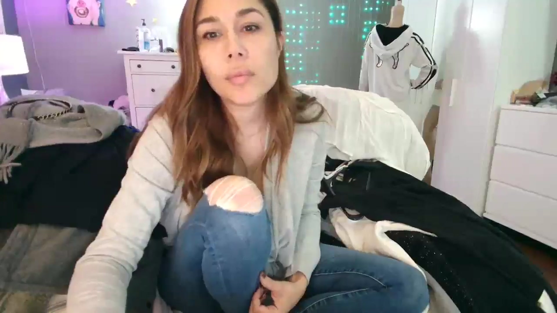 Gallery image thumbnail from Cinnabuns's myfreecams stream on, 01/03/2026, 08:36 image 9 of 20