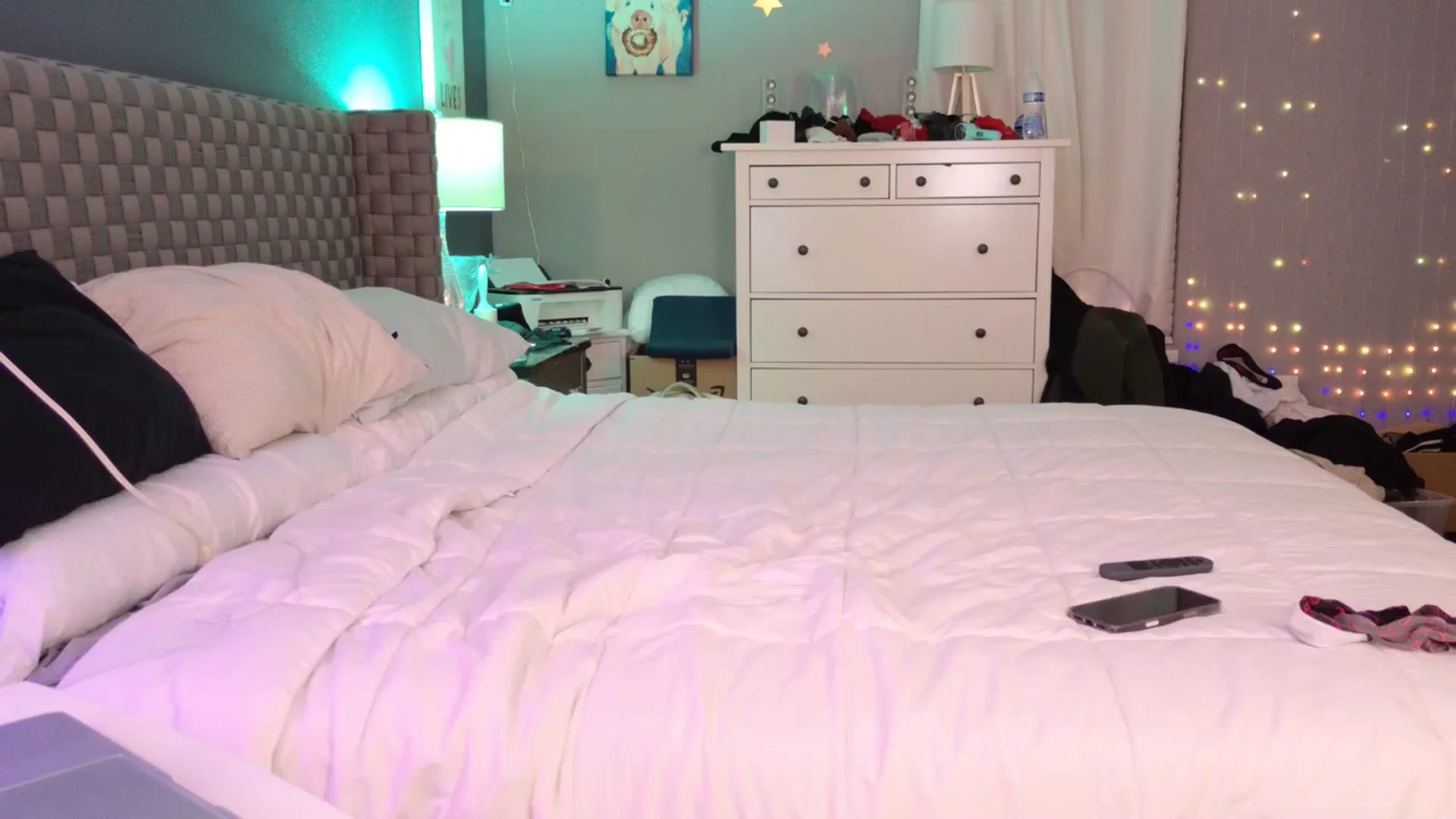 Gallery image thumbnail from Cinnabuns's myfreecams stream on, 03/26/2026, 08:01 image 19 of 20