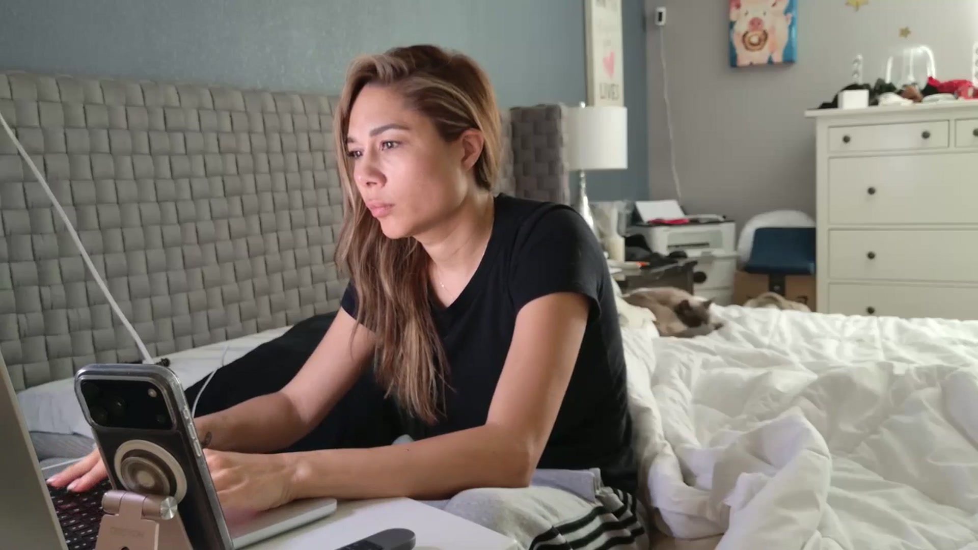 Gallery image thumbnail from Cinnabuns's myfreecams stream on, 03/26/2026, 18:23 image 2 of 20