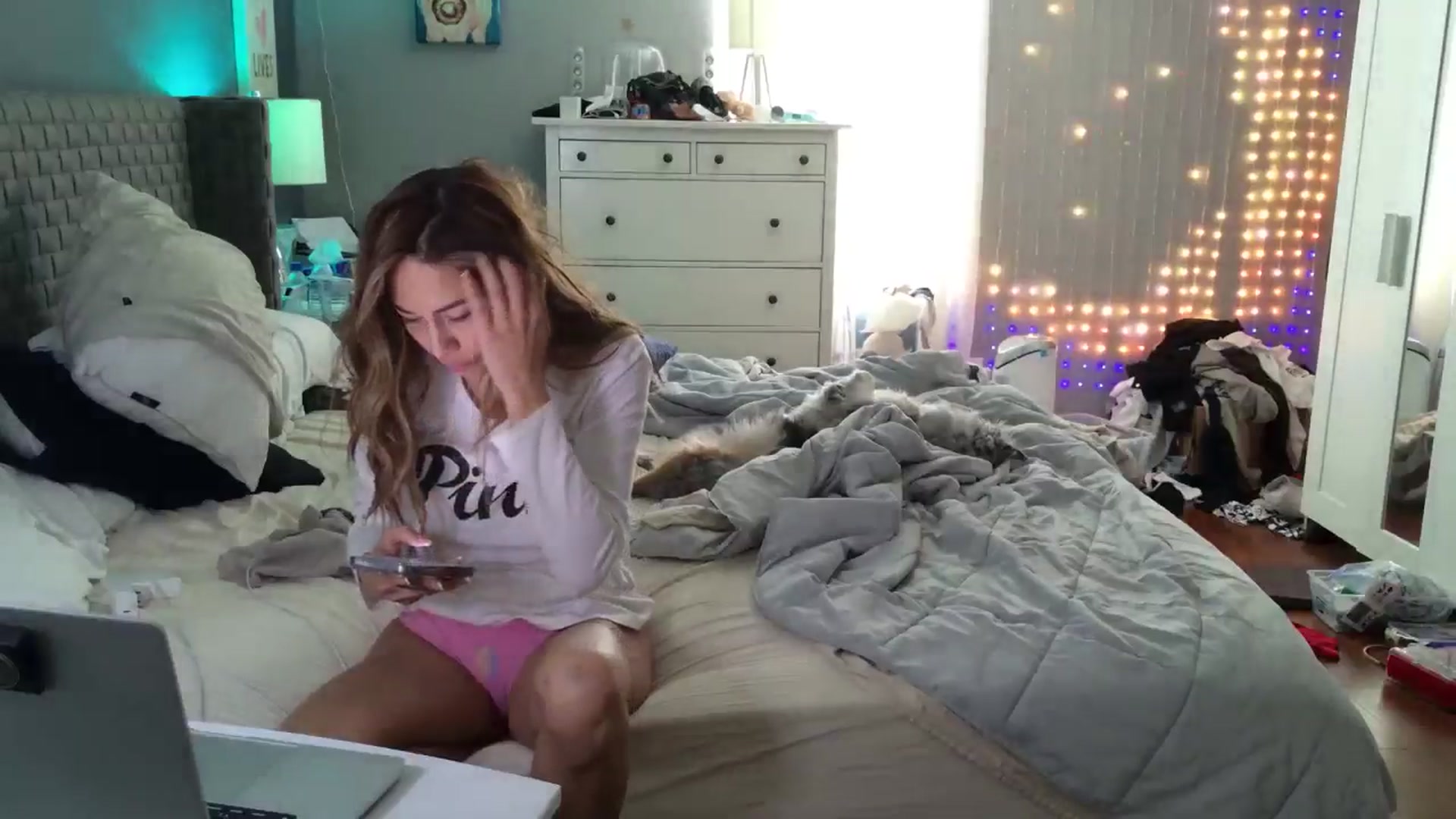 Gallery image thumbnail from Cinnabuns's myfreecams stream on, 04/29/2026, 18:13 image 10 of 20