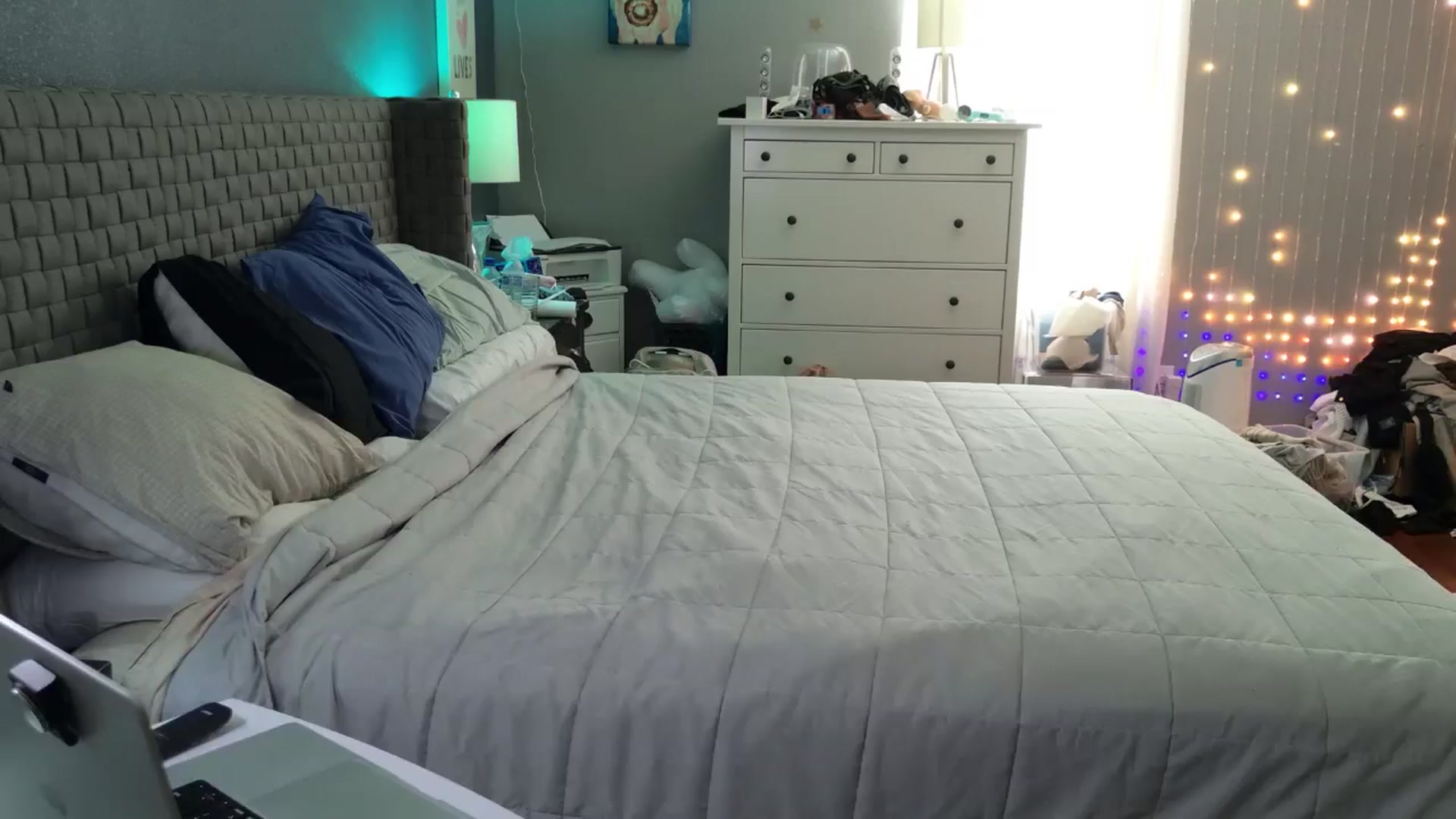 Gallery image thumbnail from Cinnabuns's myfreecams stream on, 04/29/2026, 18:13 image 14 of 20
