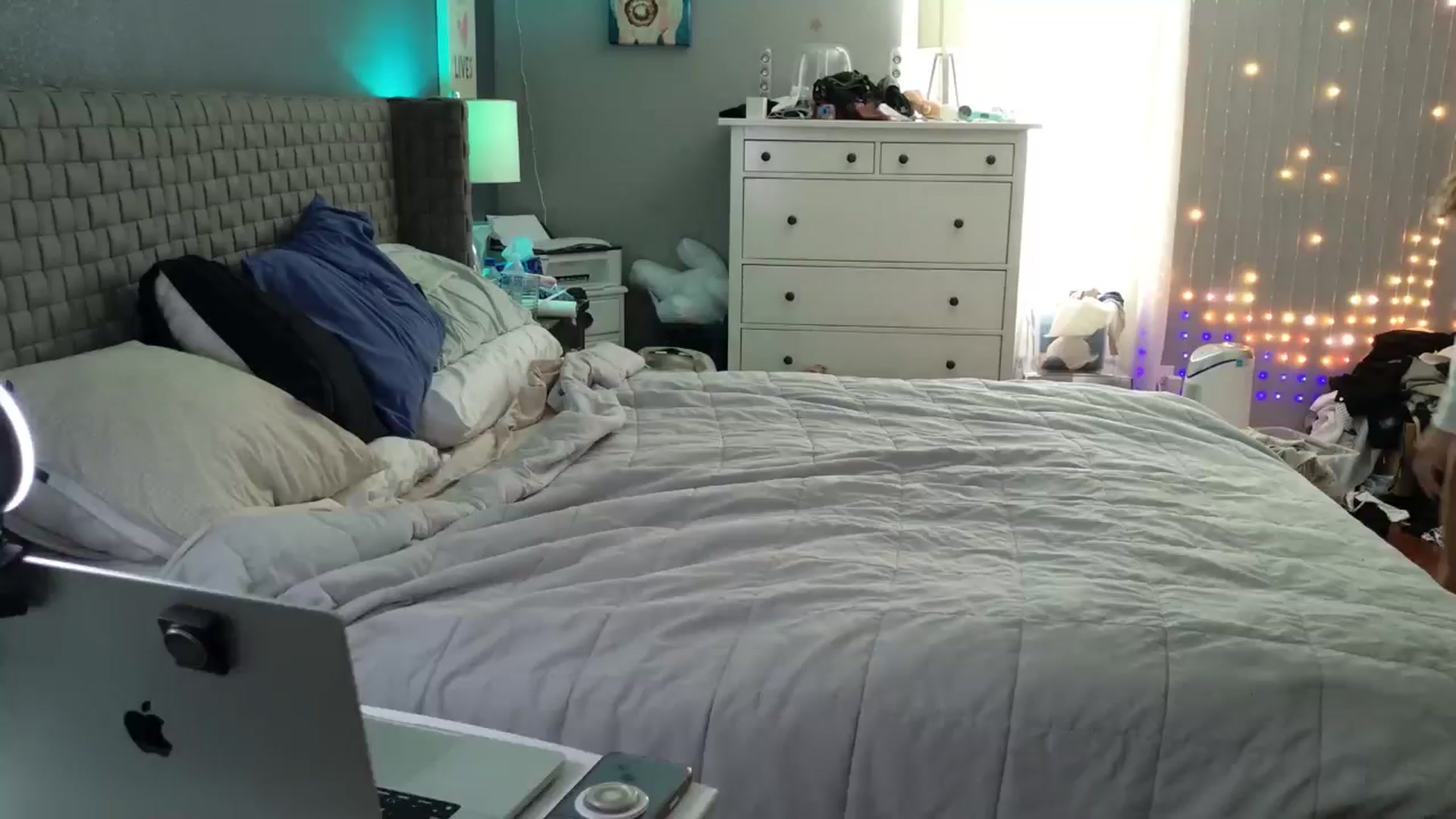 Gallery image thumbnail from Cinnabuns's myfreecams stream on, 04/29/2026, 18:13 image 13 of 20