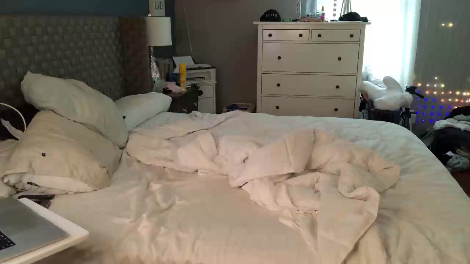 Gallery image thumbnail from Cinnabuns's myfreecams stream on, 05/12/2026, 20:45 image 1 of 20