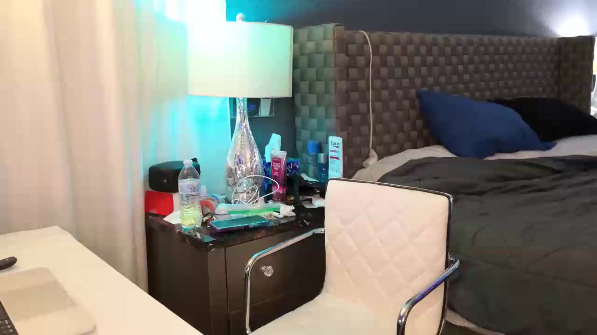 Gallery image thumbnail from Cinnabuns's myfreecams stream on, 06/10/2026, 04:02 image 11 of 20