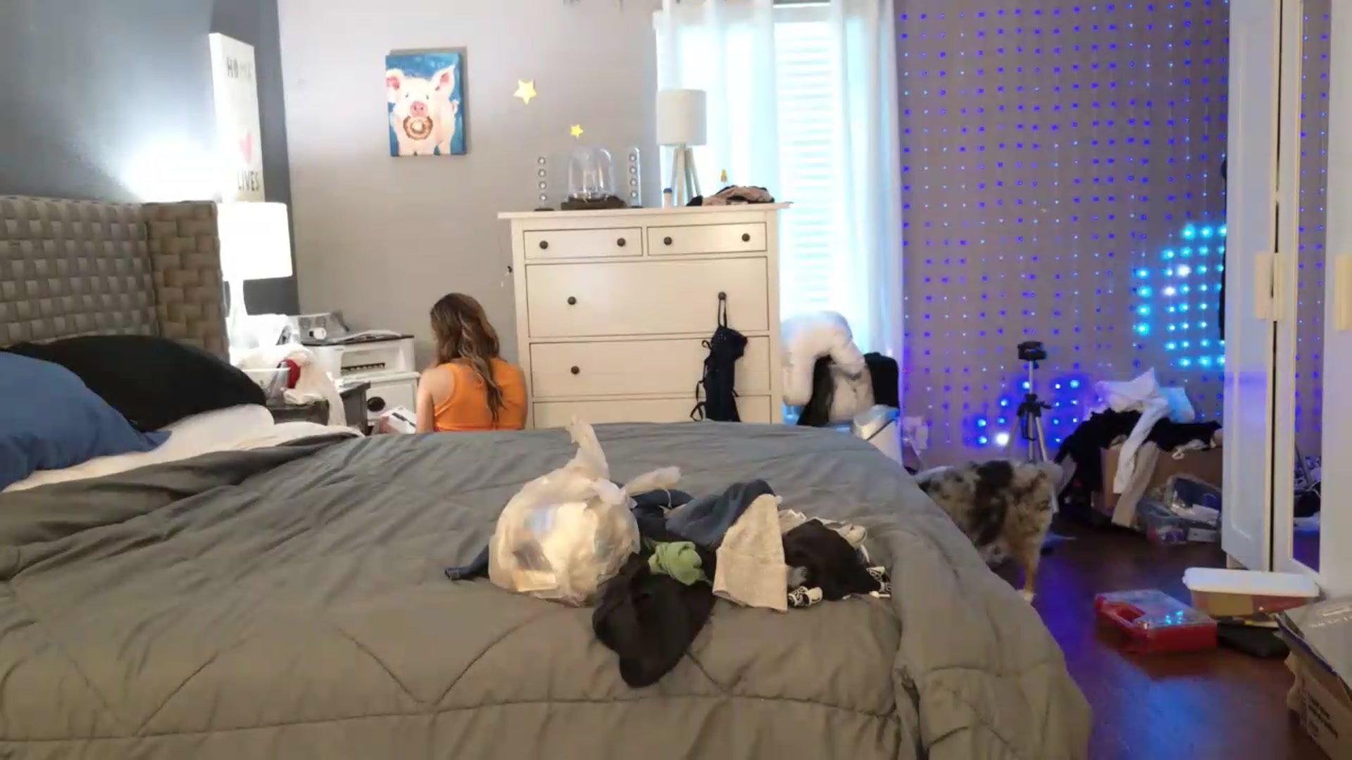 Gallery image thumbnail from Cinnabuns's myfreecams stream on, 06/10/2026, 04:02 image 9 of 20