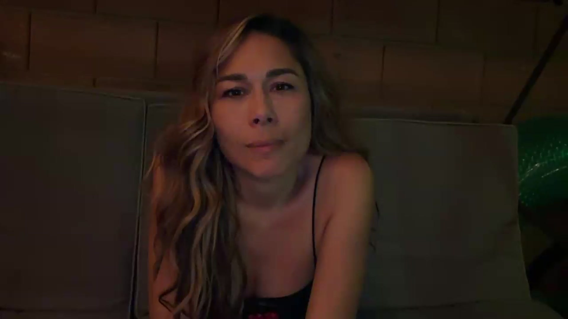 Gallery image thumbnail from Cinnabuns's myfreecams stream on, 06/16/2026, 04:09 image 7 of 20