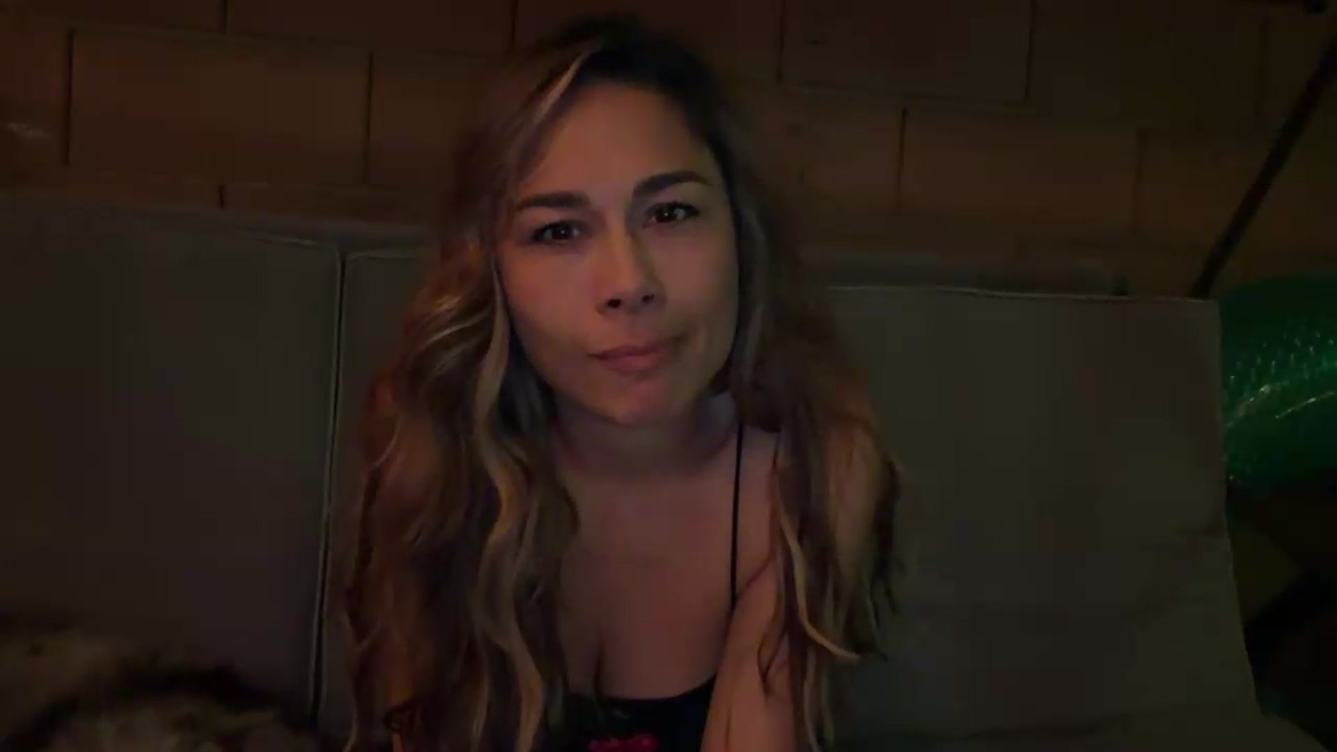 Gallery image thumbnail from Cinnabuns's myfreecams stream on, 06/16/2026, 04:09 image 9 of 20