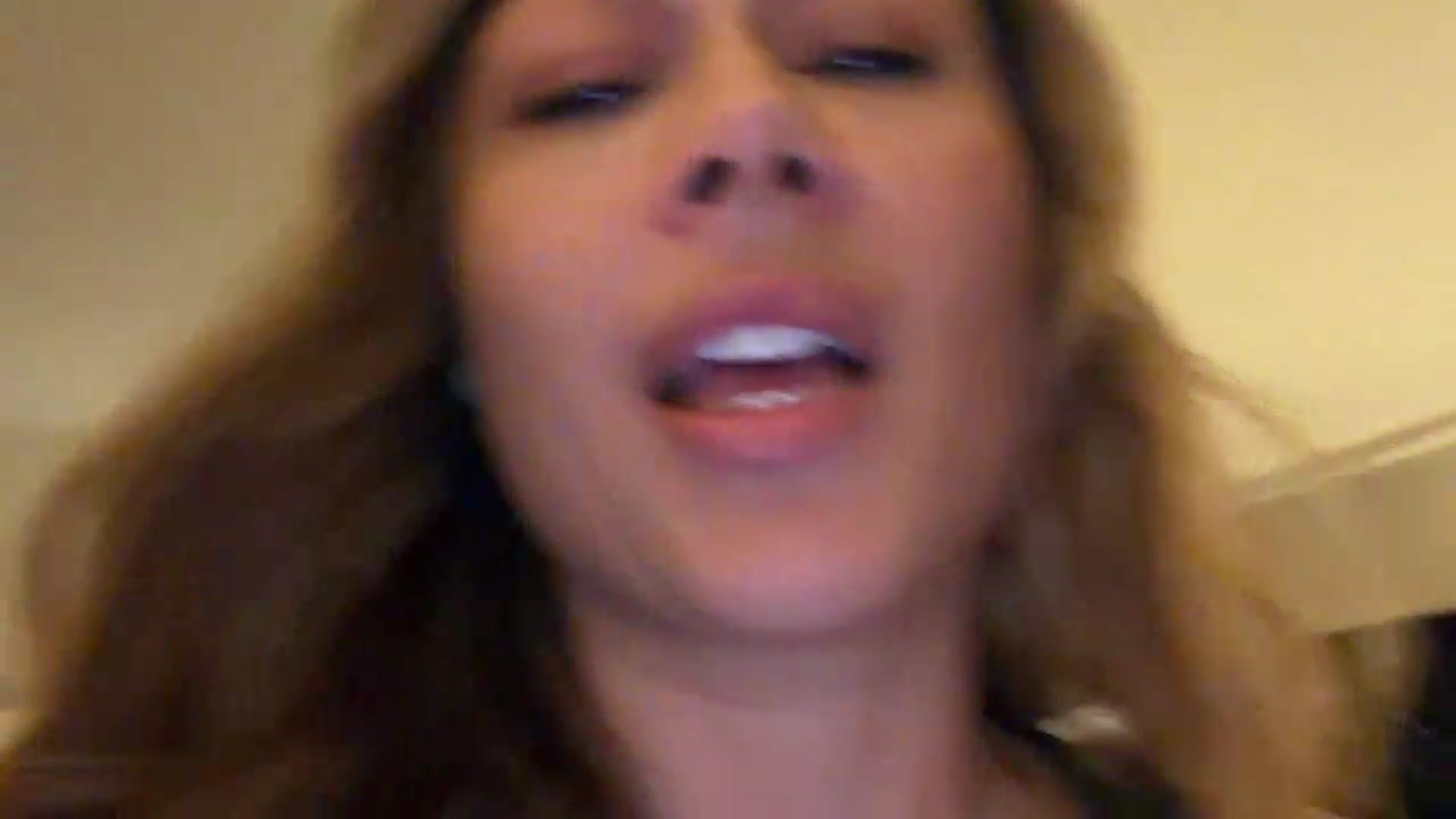 Gallery image thumbnail from Cinnabuns's myfreecams stream on, 06/16/2026, 04:57 image 3 of 20