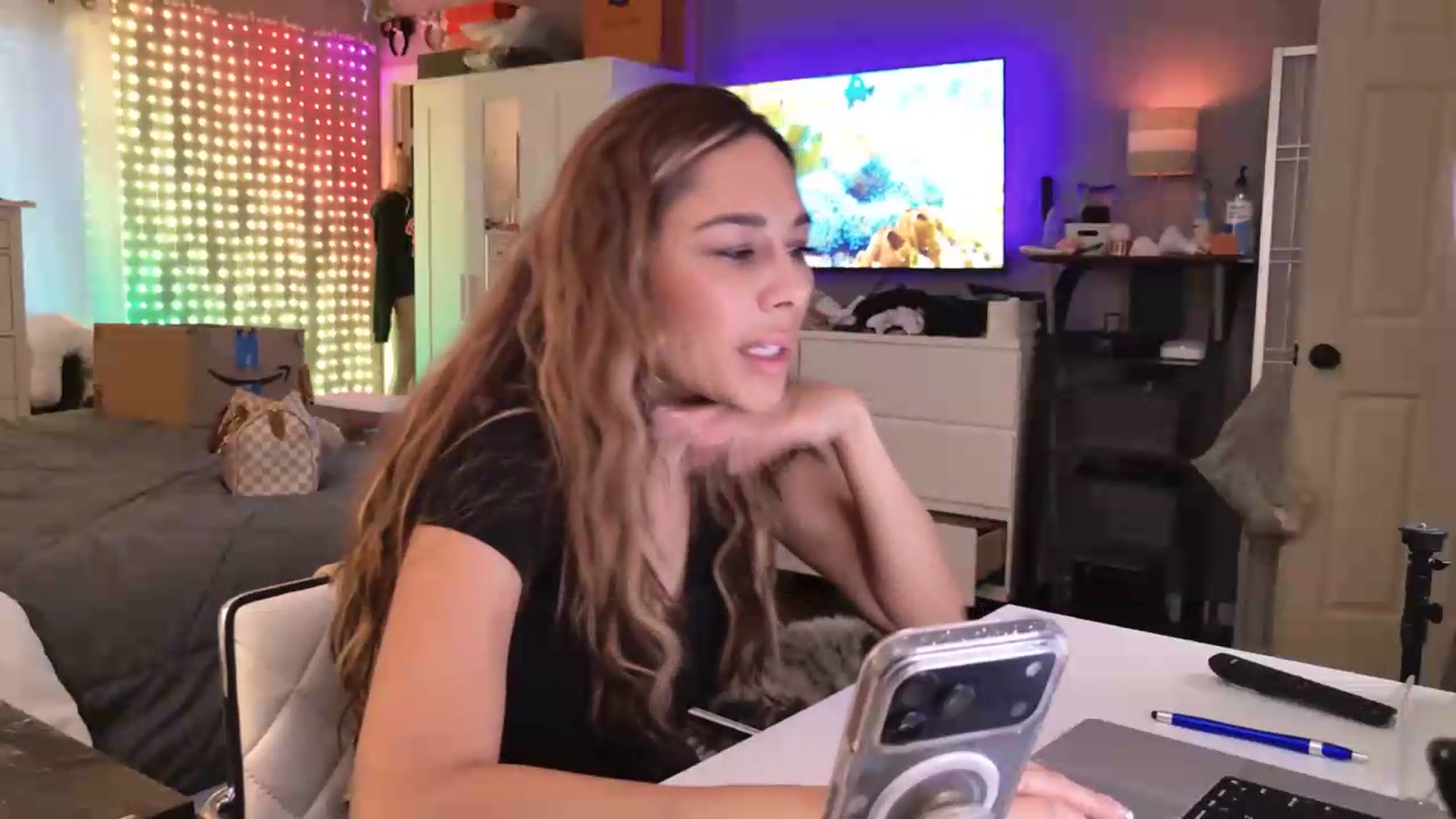 Gallery image thumbnail from Cinnabuns's myfreecams stream on, 06/23/2026, 03:11 image 2 of 20