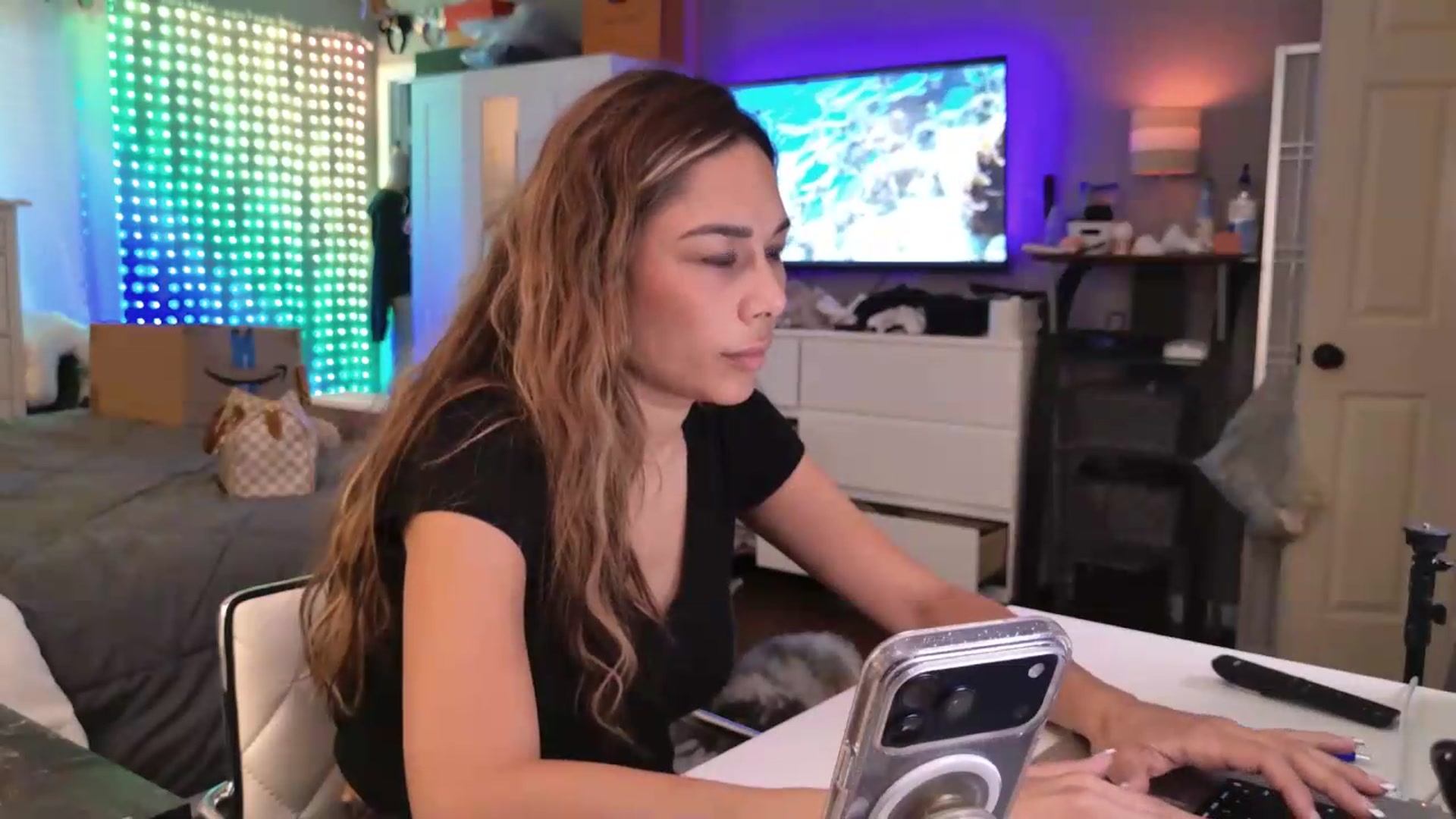 Gallery image thumbnail from Cinnabuns's myfreecams stream on, 06/23/2026, 03:11 image 4 of 20