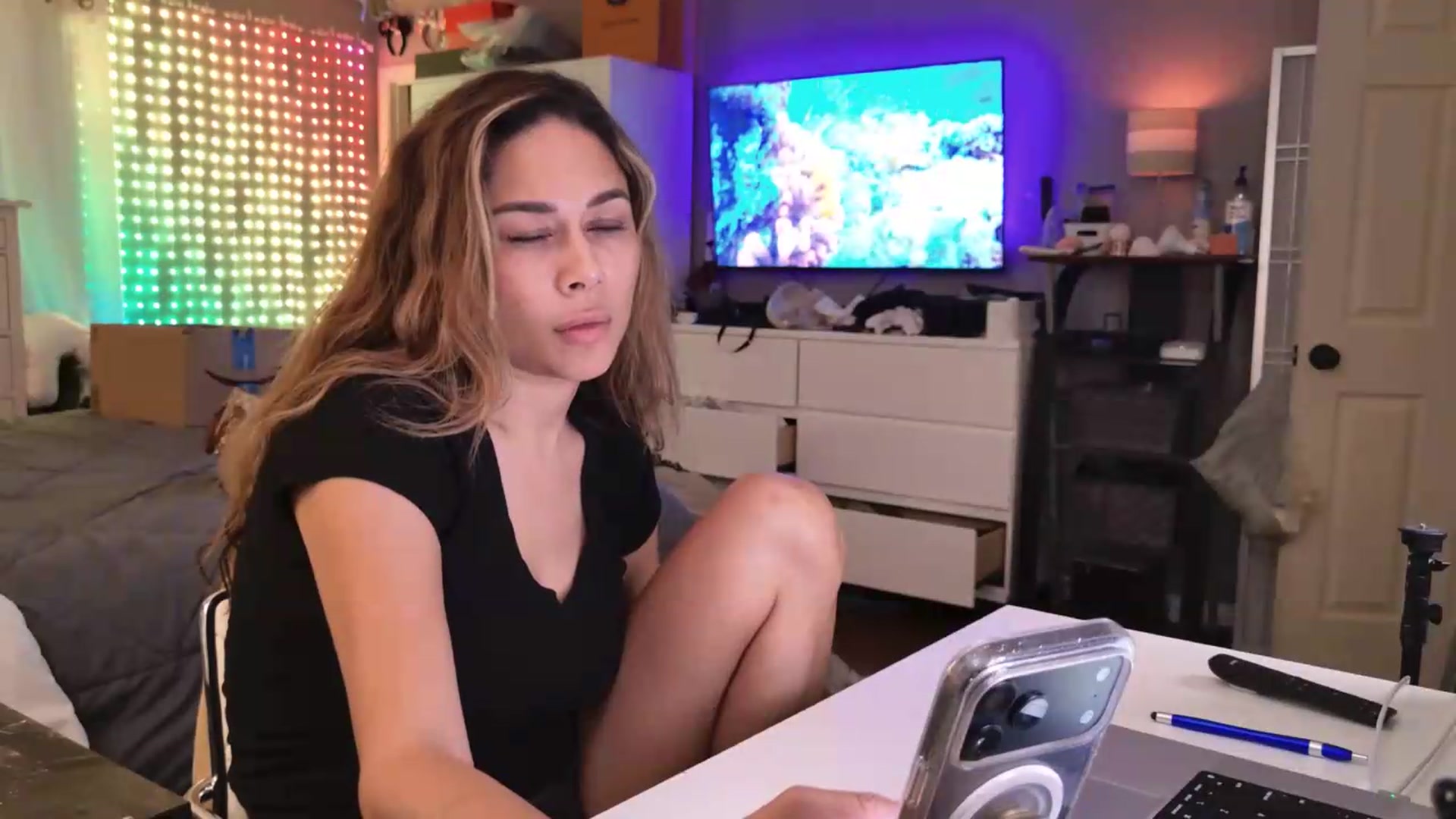 Gallery image thumbnail from Cinnabuns's myfreecams stream on, 06/23/2026, 03:11 image 19 of 20