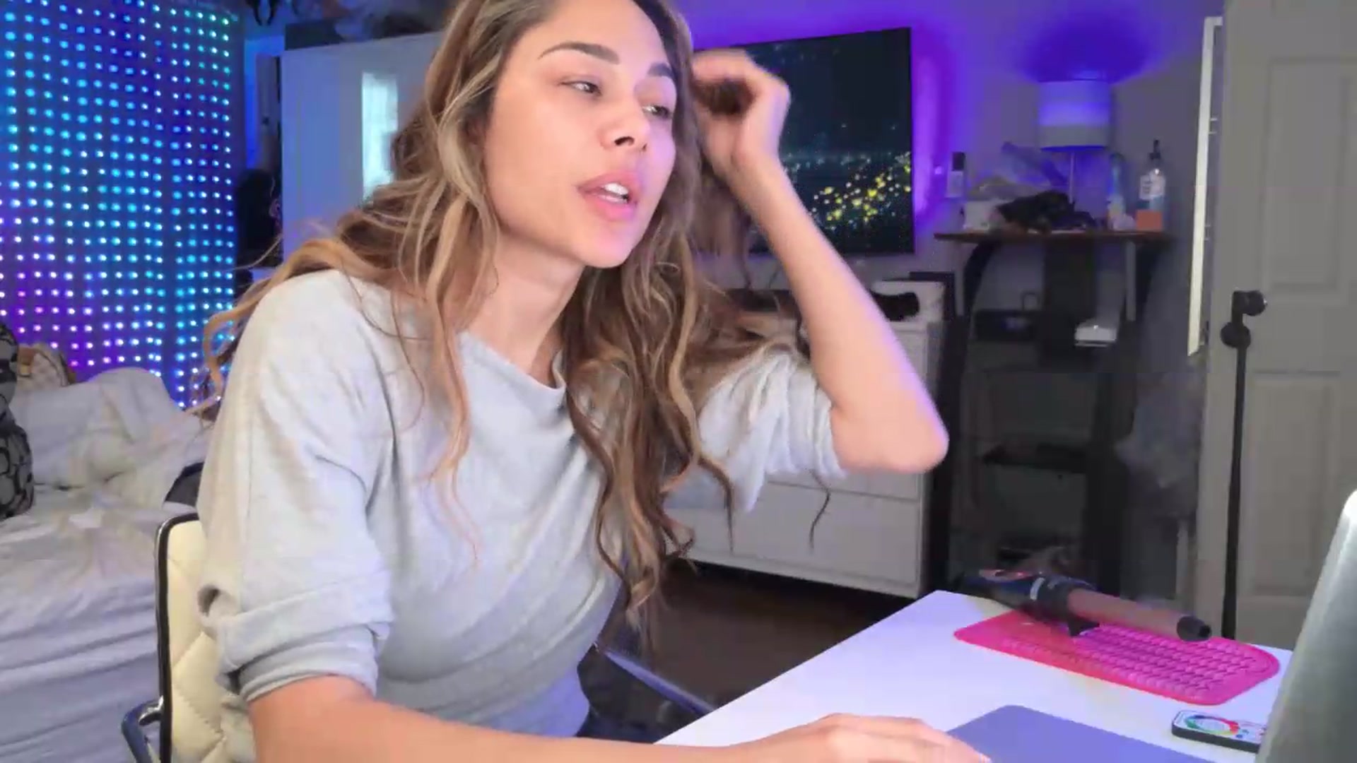 Gallery image thumbnail from Cinnabuns's myfreecams stream on, 06/28/2026, 13:46 image 12 of 20