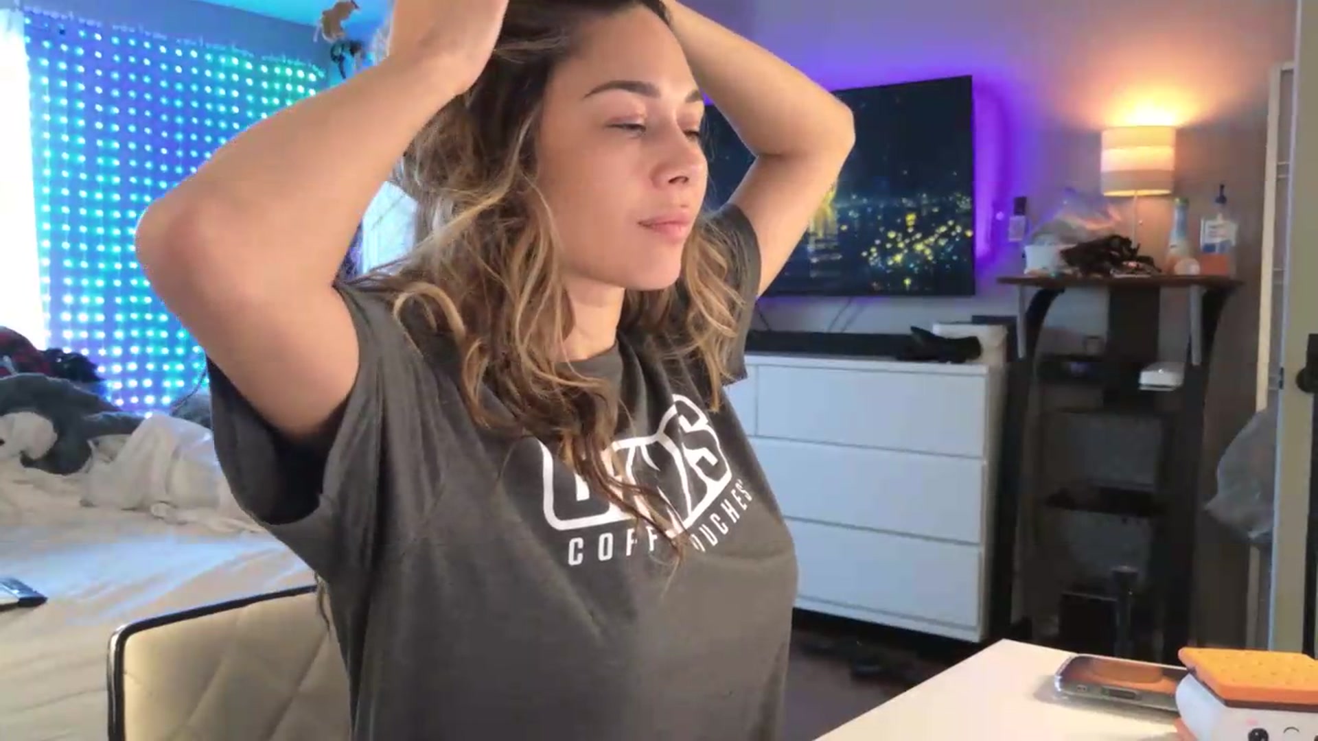 Gallery image thumbnail from Cinnabuns's myfreecams stream on, 06/28/2026, 21:47 image 12 of 20