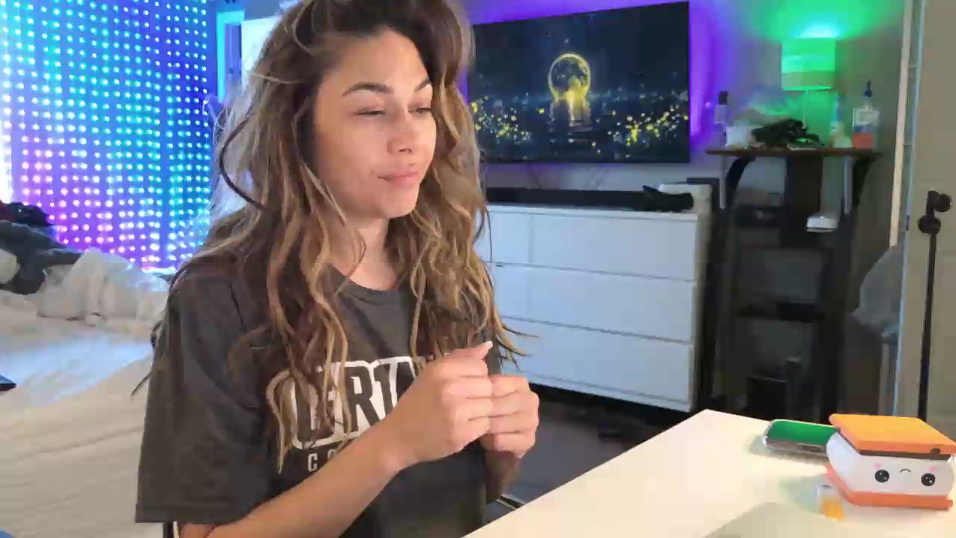Gallery image thumbnail from Cinnabuns's myfreecams stream on, 06/28/2026, 21:47 image 1 of 20