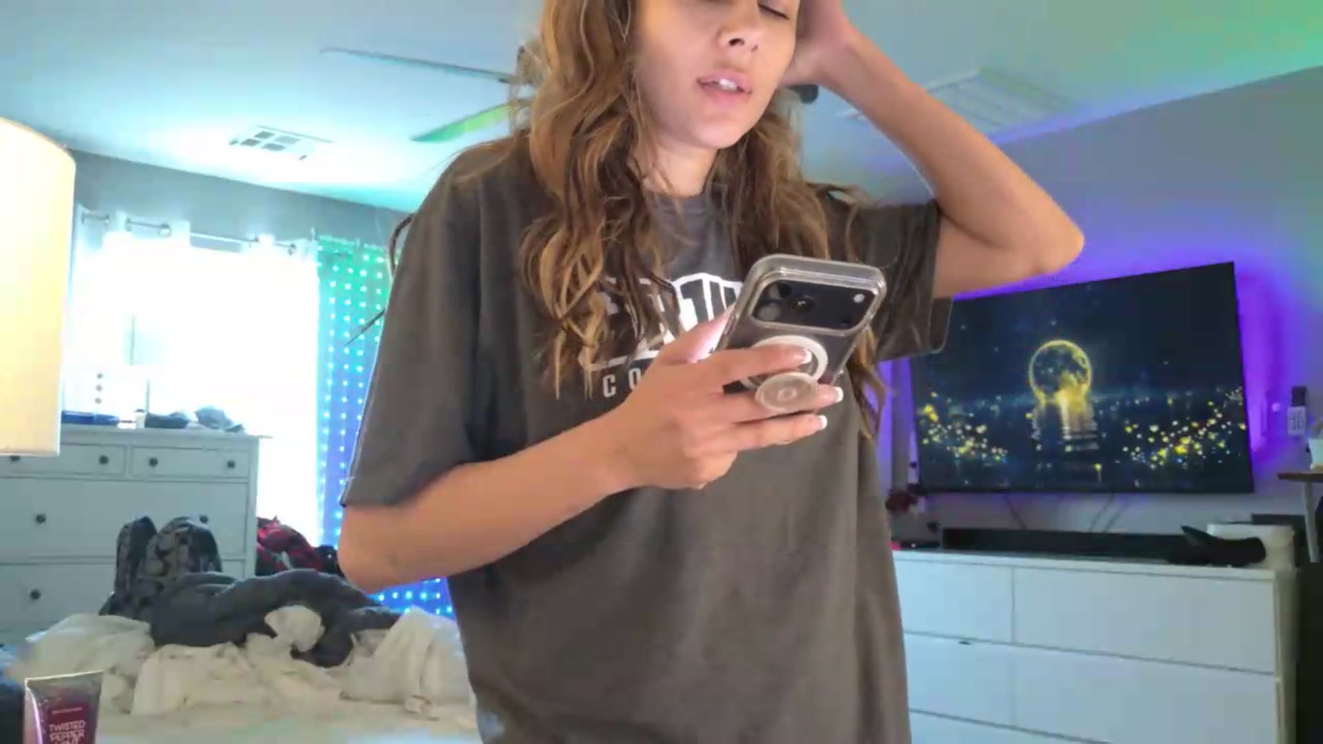 Gallery image thumbnail from Cinnabuns's myfreecams stream on, 06/28/2026, 21:47 image 10 of 20