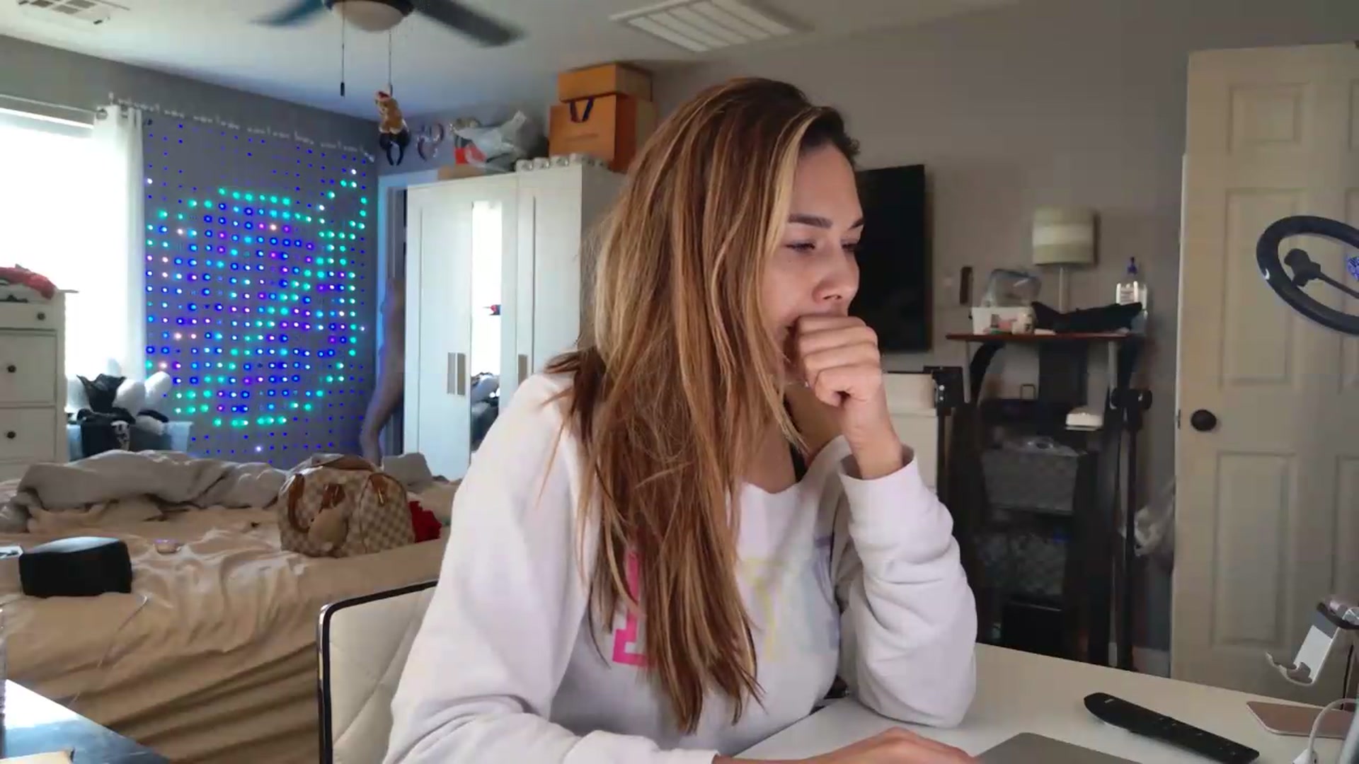 Gallery image thumbnail from Cinnabuns's myfreecams stream on, 07/22/2026, 20:03 image 14 of 20