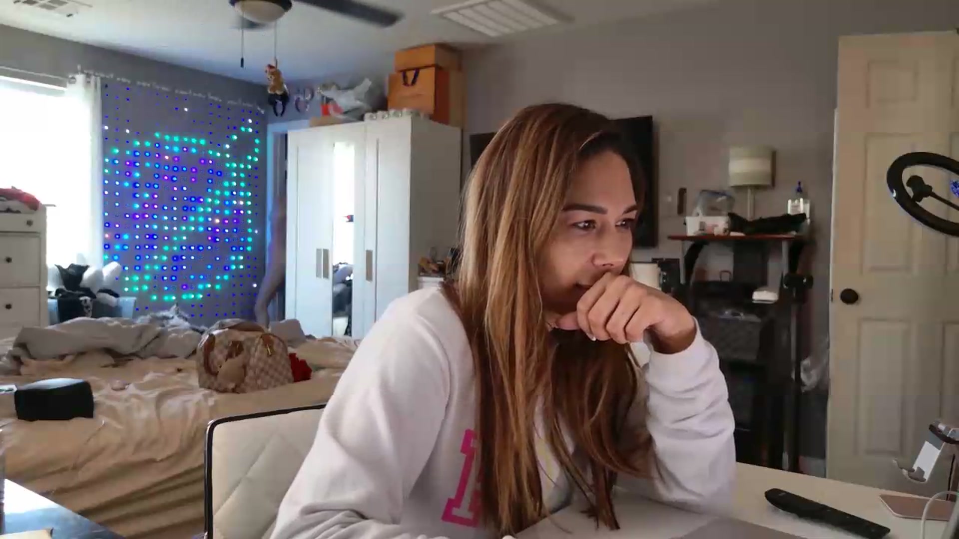 Gallery image thumbnail from Cinnabuns's myfreecams stream on, 07/22/2026, 20:03 image 5 of 20