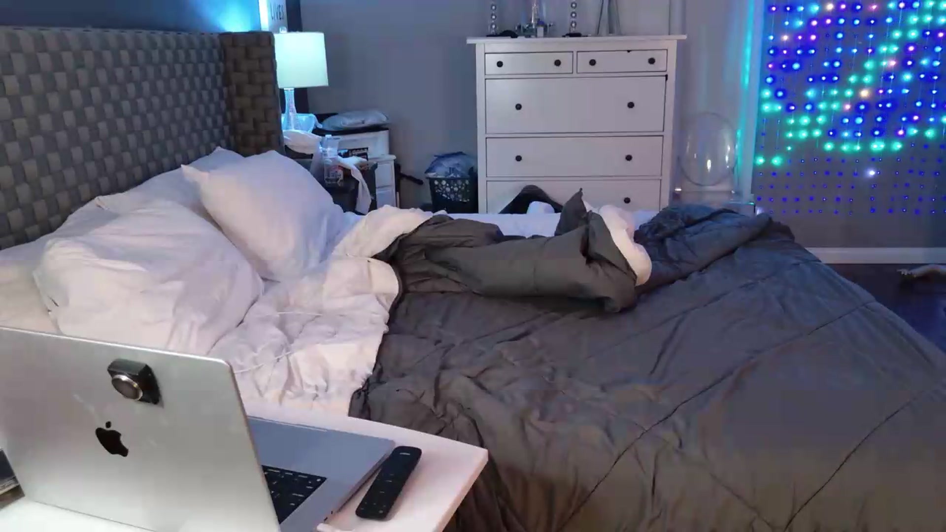 Gallery image thumbnail from Cinnabuns's myfreecams stream on, 07/30/2026, 07:42 image 18 of 20