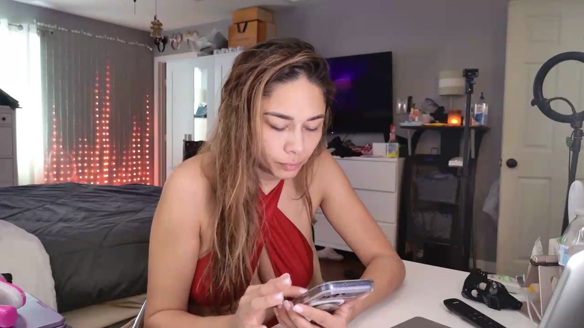 Gallery image thumbnail from Cinnabuns's myfreecams stream on, 08/17/2026, 18:44 image 11 of 20