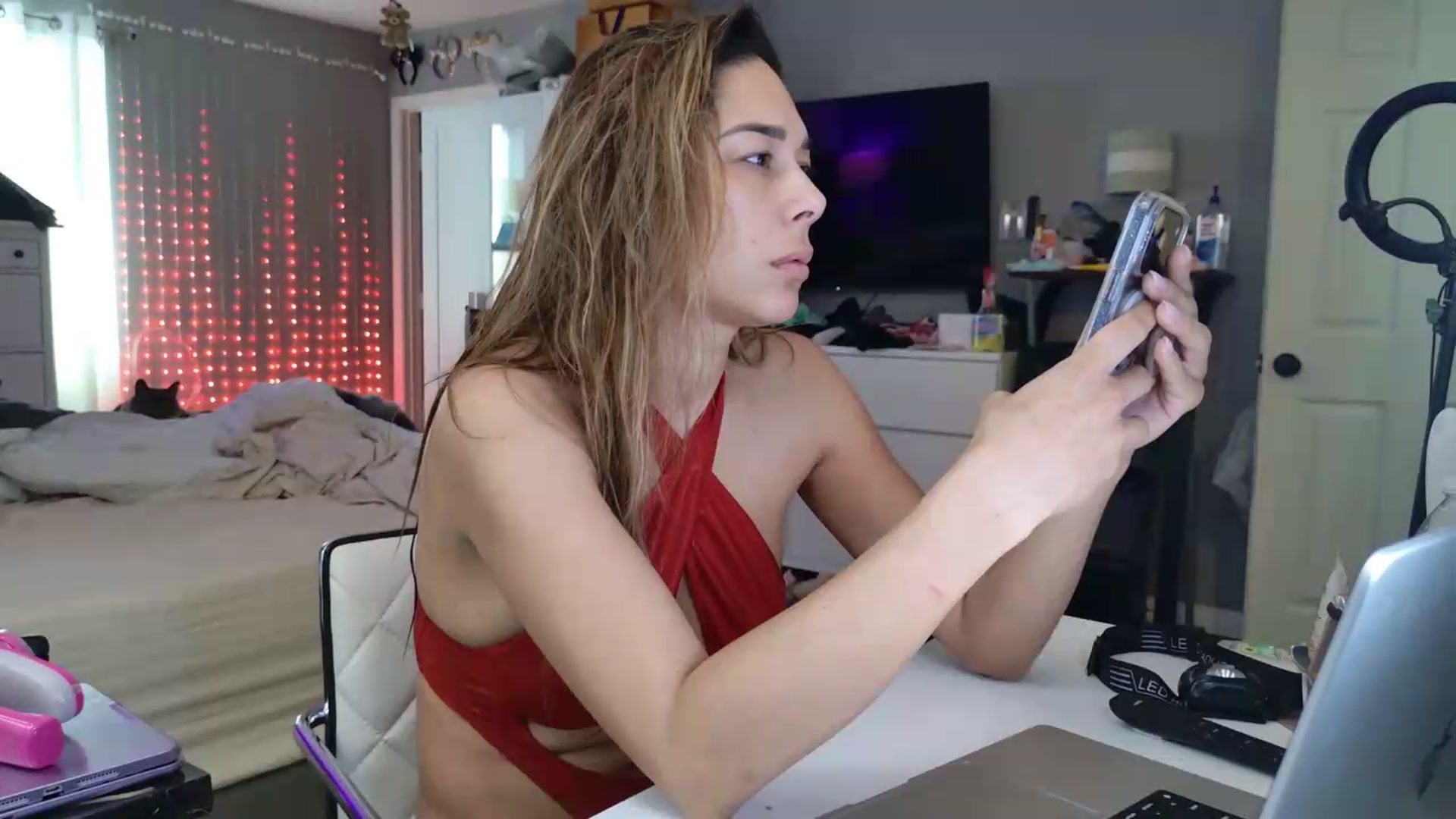 Gallery image thumbnail from Cinnabuns's myfreecams stream on, 08/17/2026, 18:44 image 7 of 20