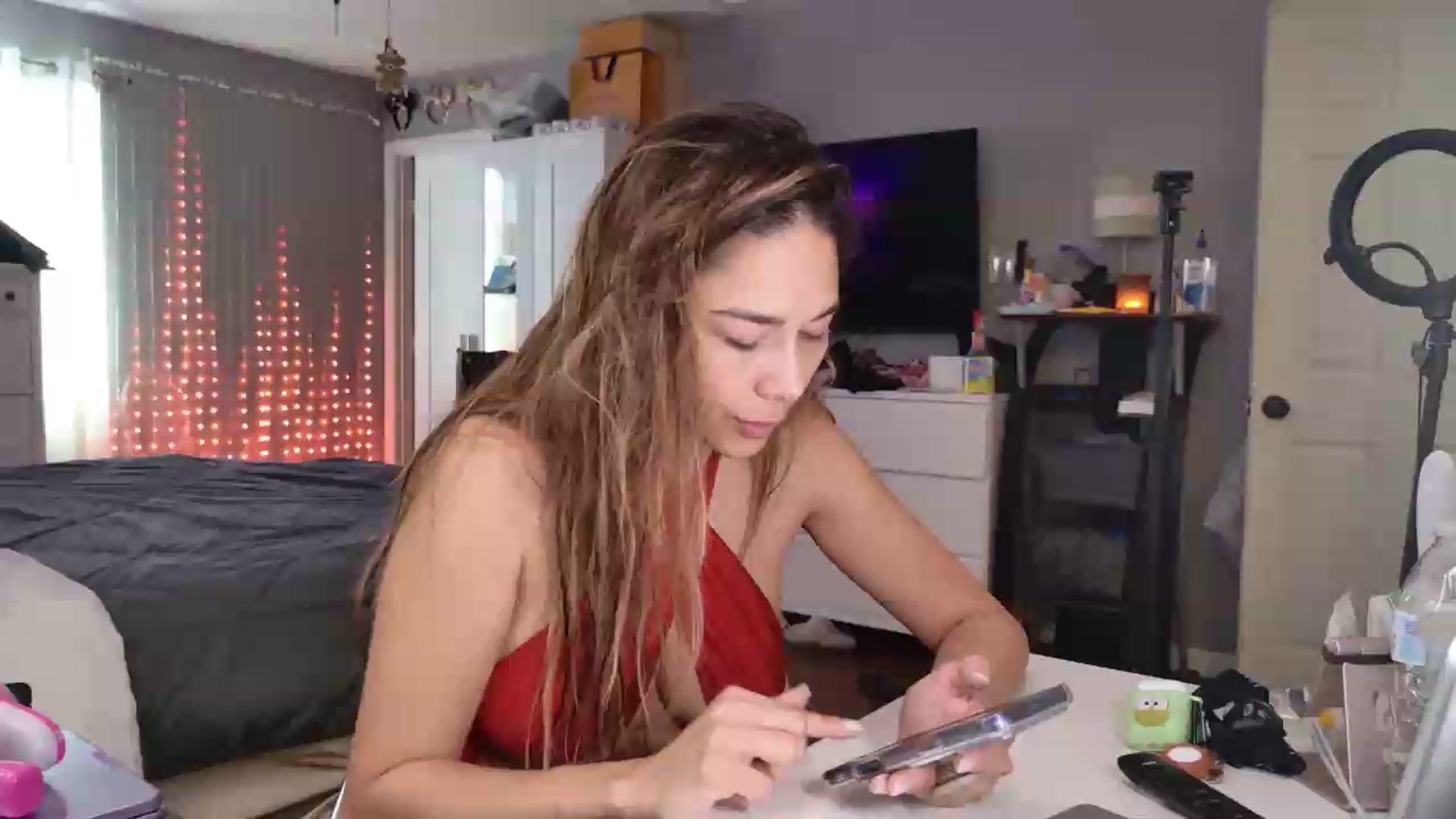 Gallery image thumbnail from Cinnabuns's myfreecams stream on, 08/17/2026, 18:44 image 14 of 20