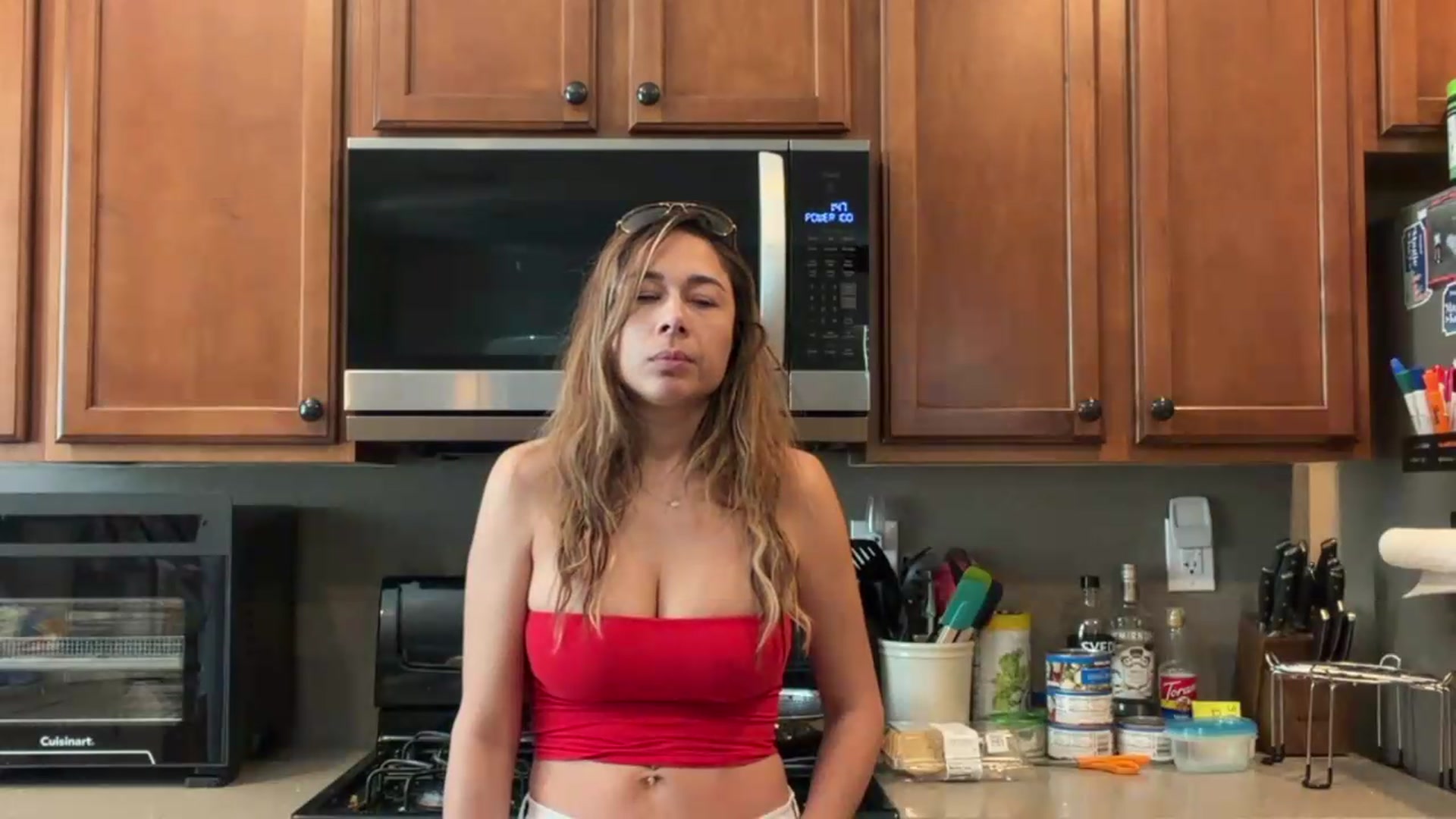 Gallery image thumbnail from Cinnabuns's myfreecams stream on, 08/27/2026, 18:25 image 17 of 20