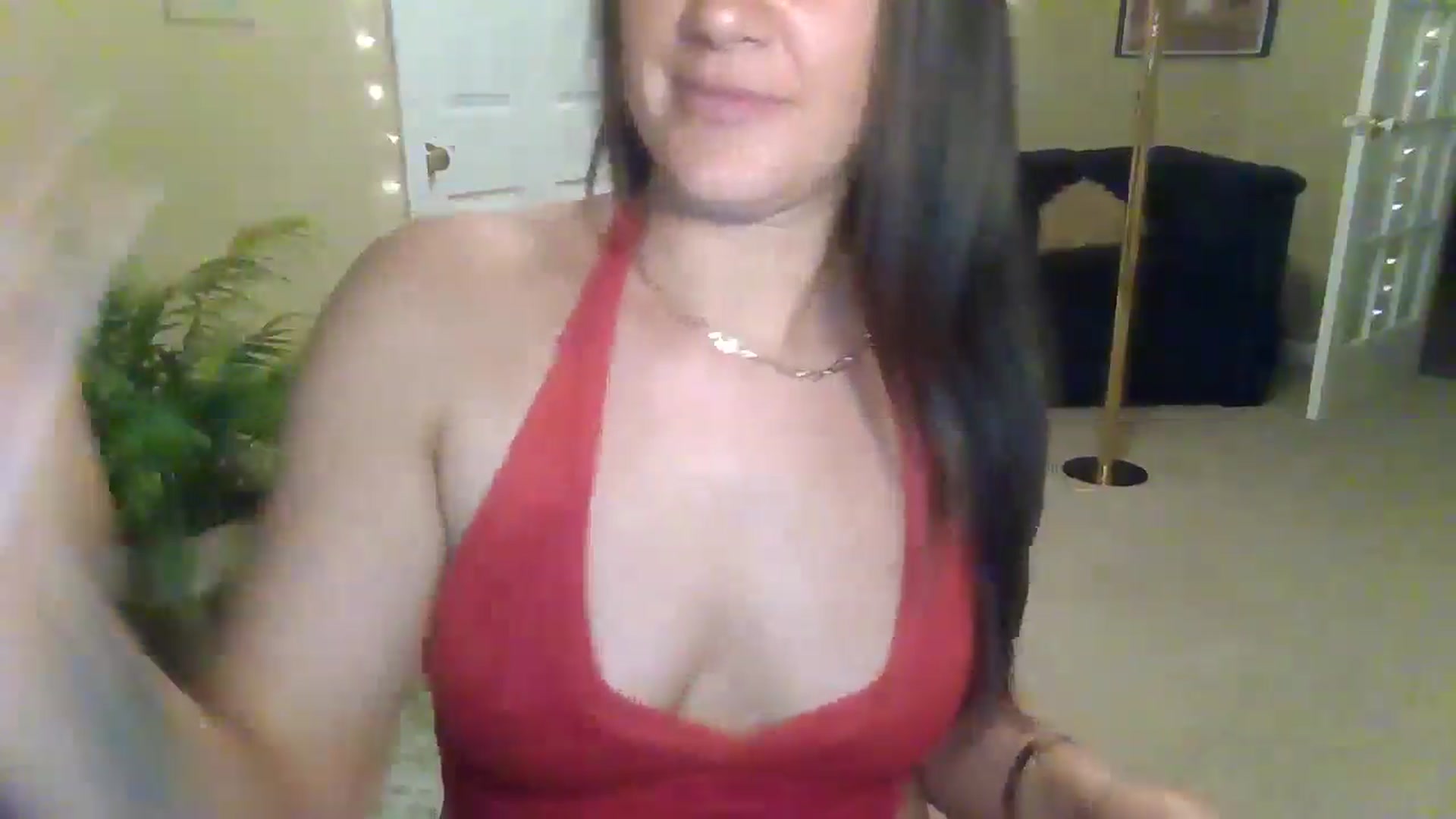 Gallery image thumbnail from CinnamonAnn's myfreecams stream on, 04/19/2026, 02:12 image 9 of 20